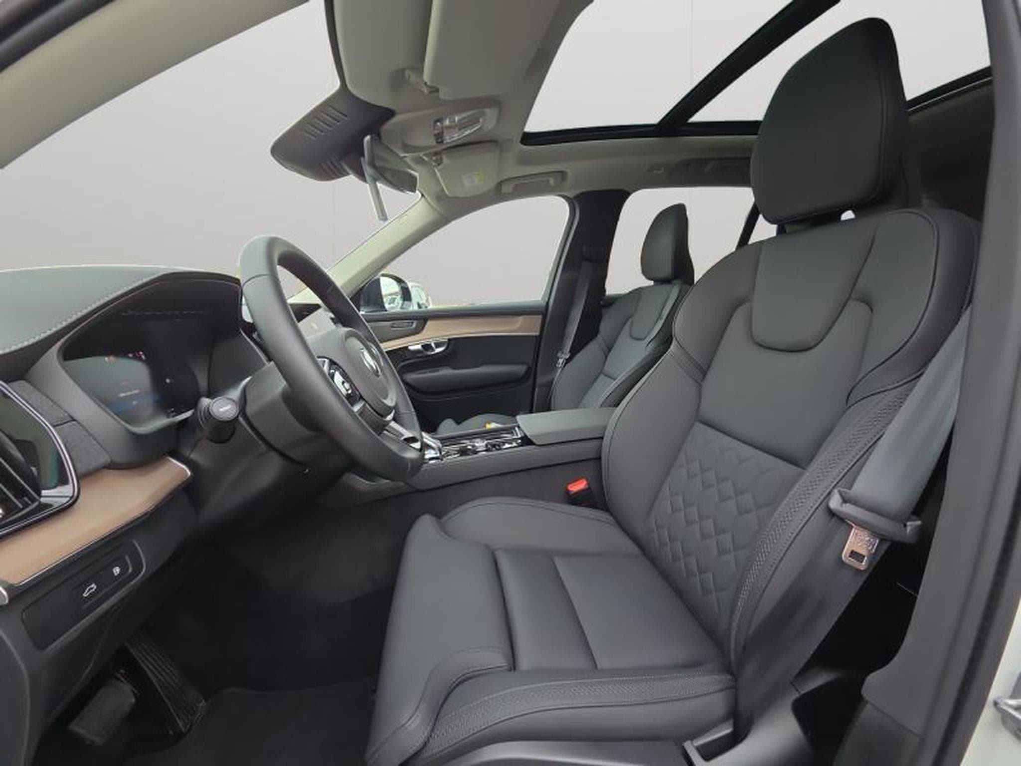 Volvo XC90 T8 Plus Dark Auto 2026 / Essence (2025) - Foto 10