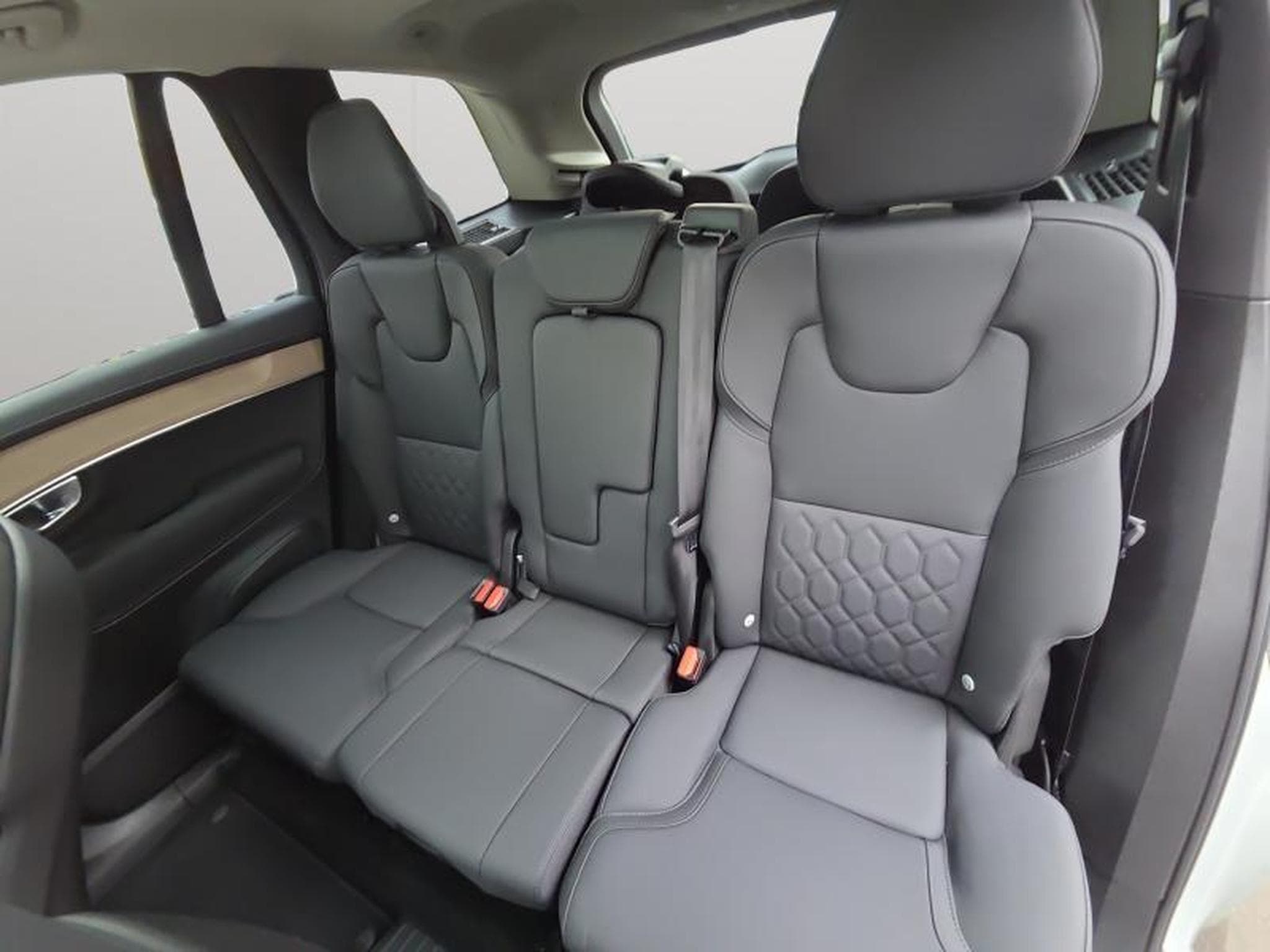 Volvo XC90 T8 Plus Dark Auto 2026 / Essence (2025) - Foto 13