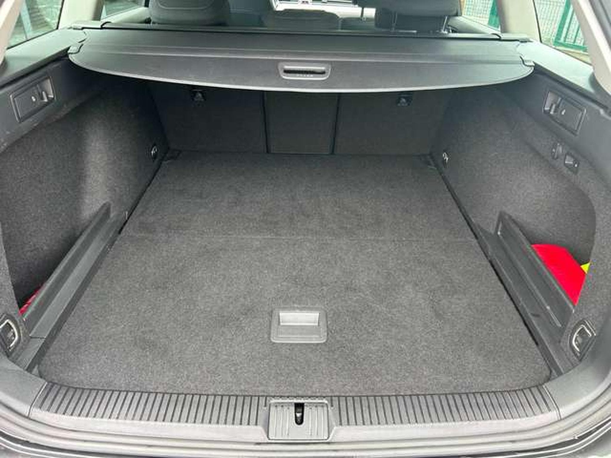 VW Passat Passat SW 2.0 TDi Style Business DSG (2020) - Foto 21