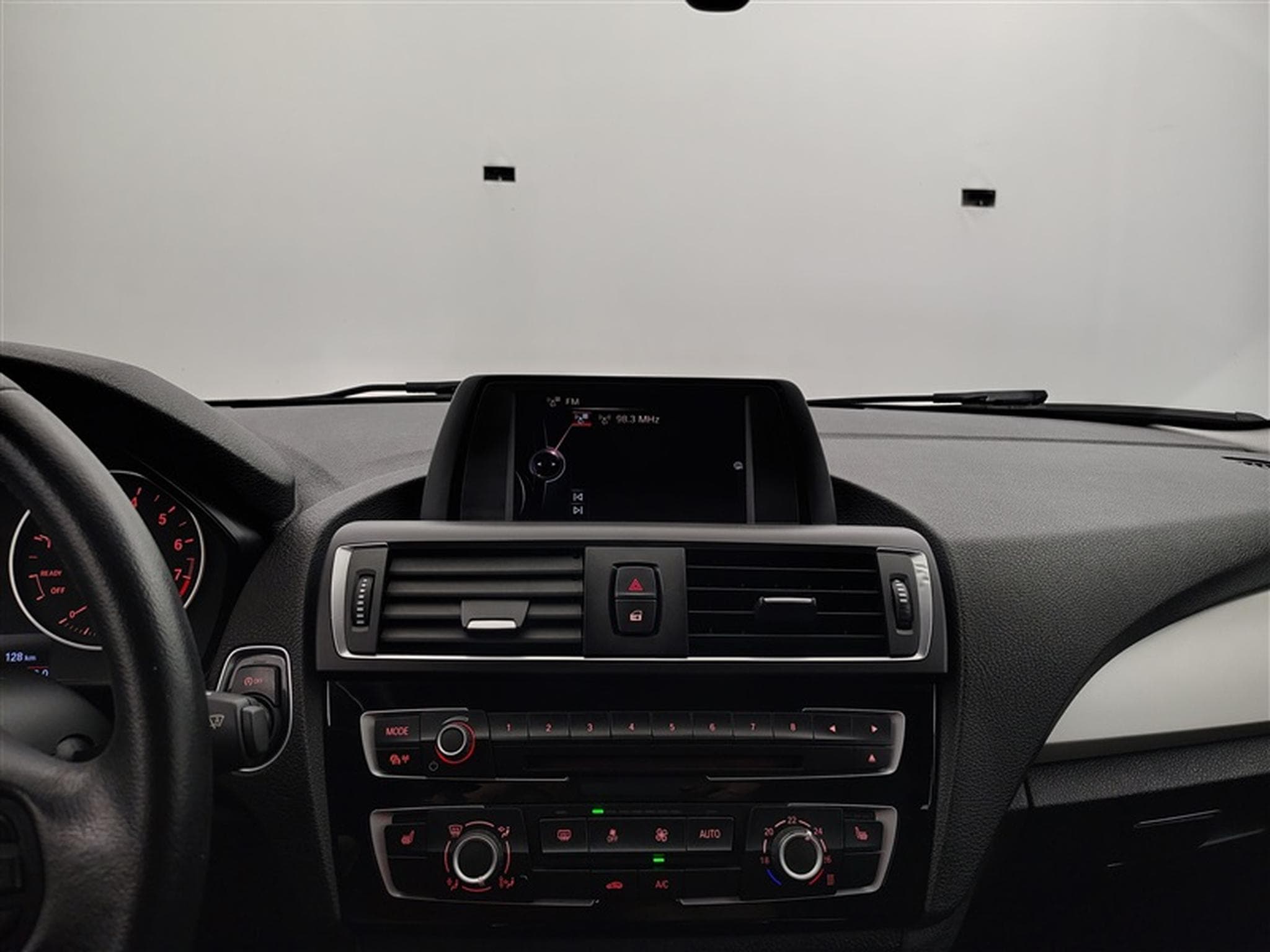 BMW 116 i (2015) - Photo 11