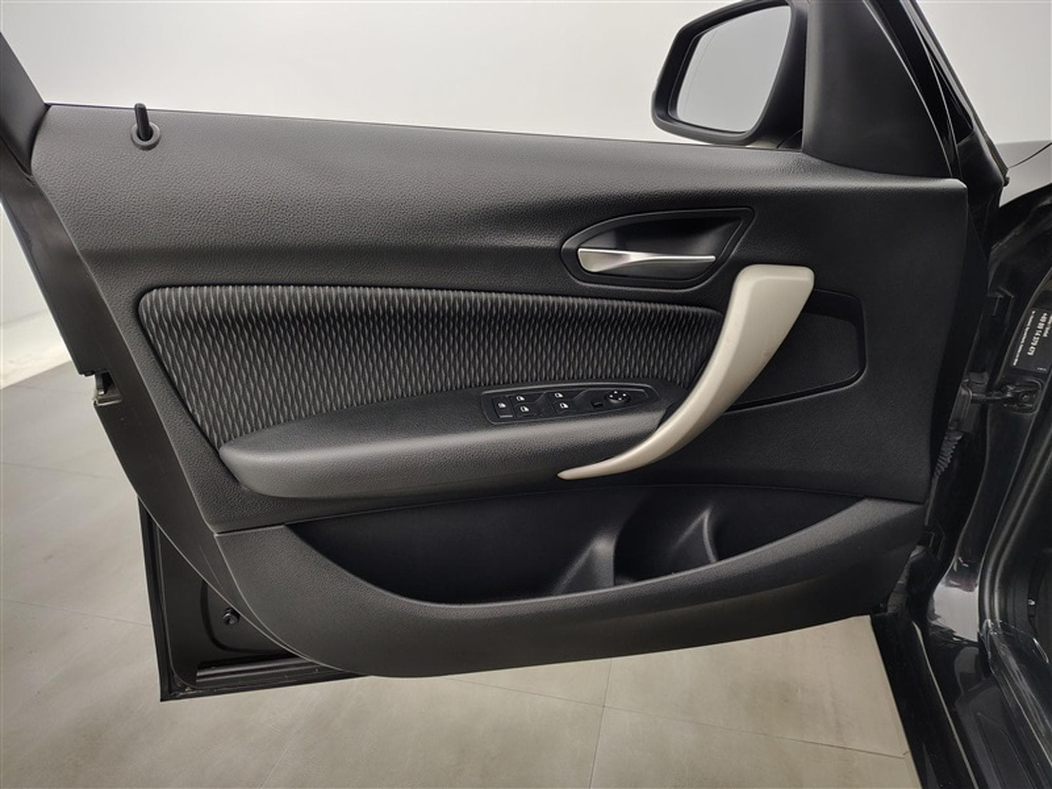 BMW 116 i (2015) - Photo 17
