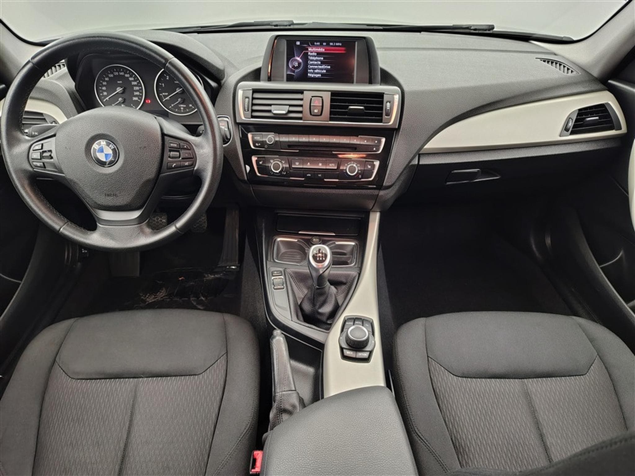 BMW 116 i (2015) - Photo 8