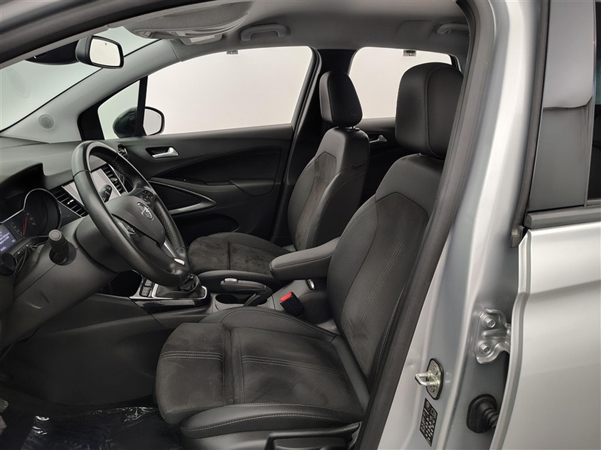 Opel Crossland 1.2 Turbo Elegance S/S (EU6.4) (2023) - Foto 7