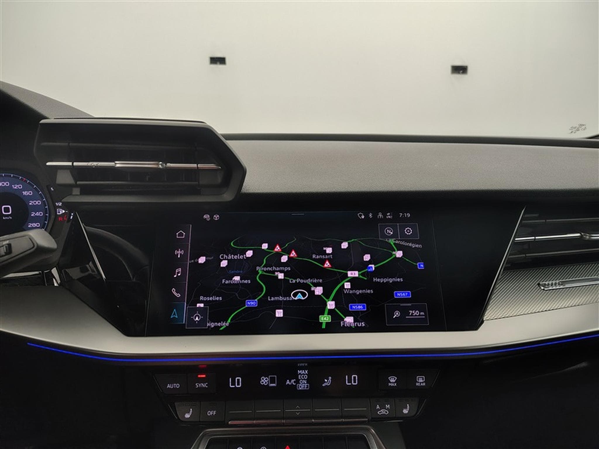 Audi A3 A3 30 TFSI Advanced S tronic Cuir /  Navi / Led / PDC av+ar (2024) - Photo 11