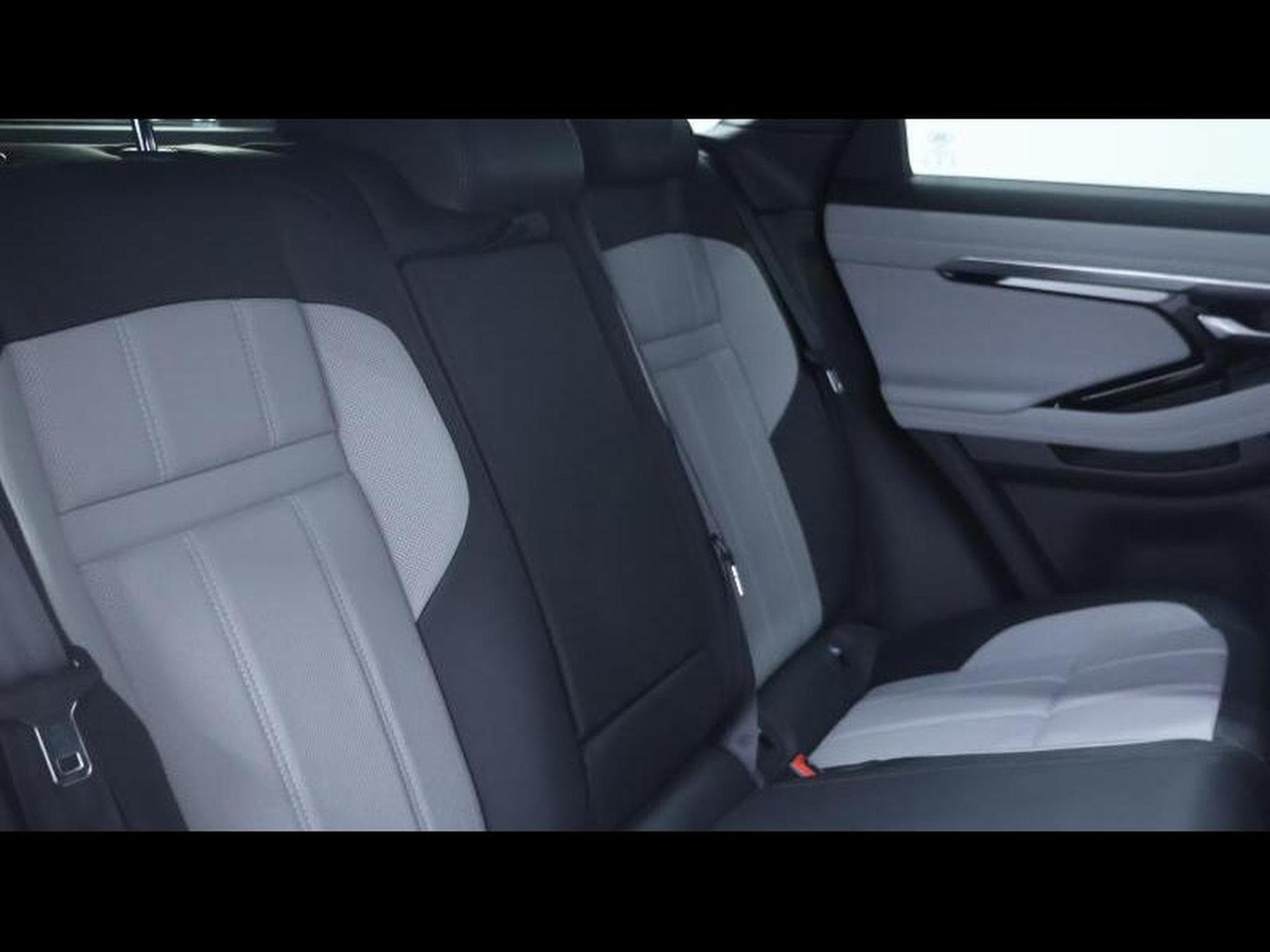 Land-Rover Range Rover Evoque P250 R-Dynamic SE Auto (2020) - Photo 14
