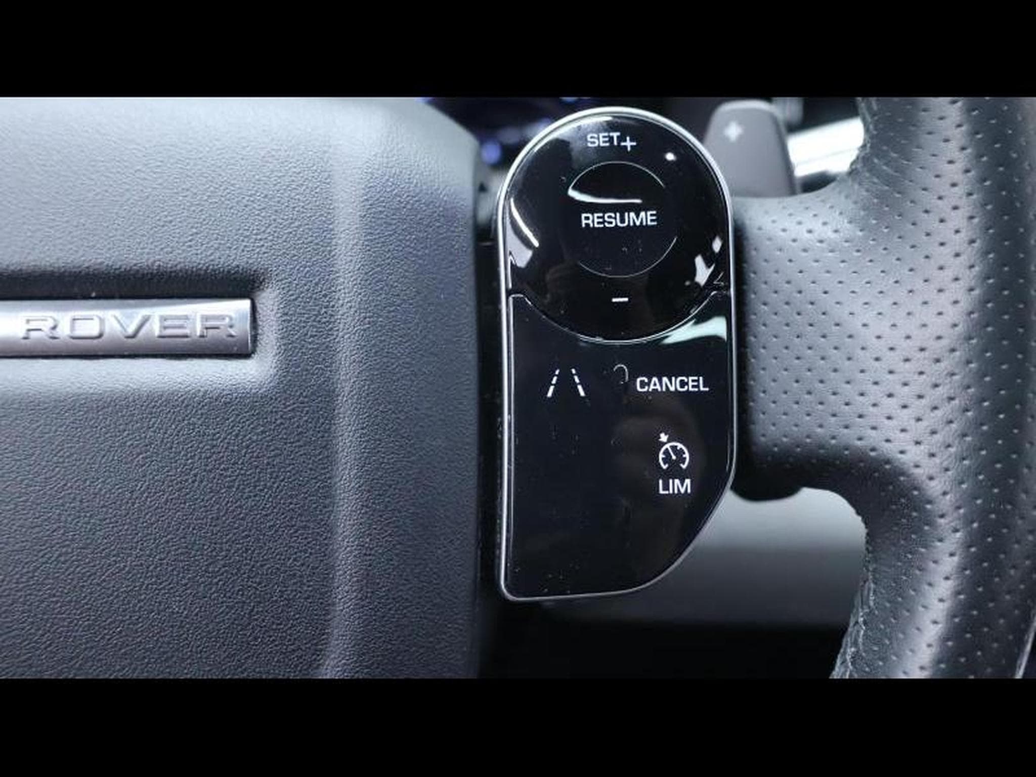 Land-Rover Range Rover Evoque P250 R-Dynamic SE Auto (2020) - Photo 18