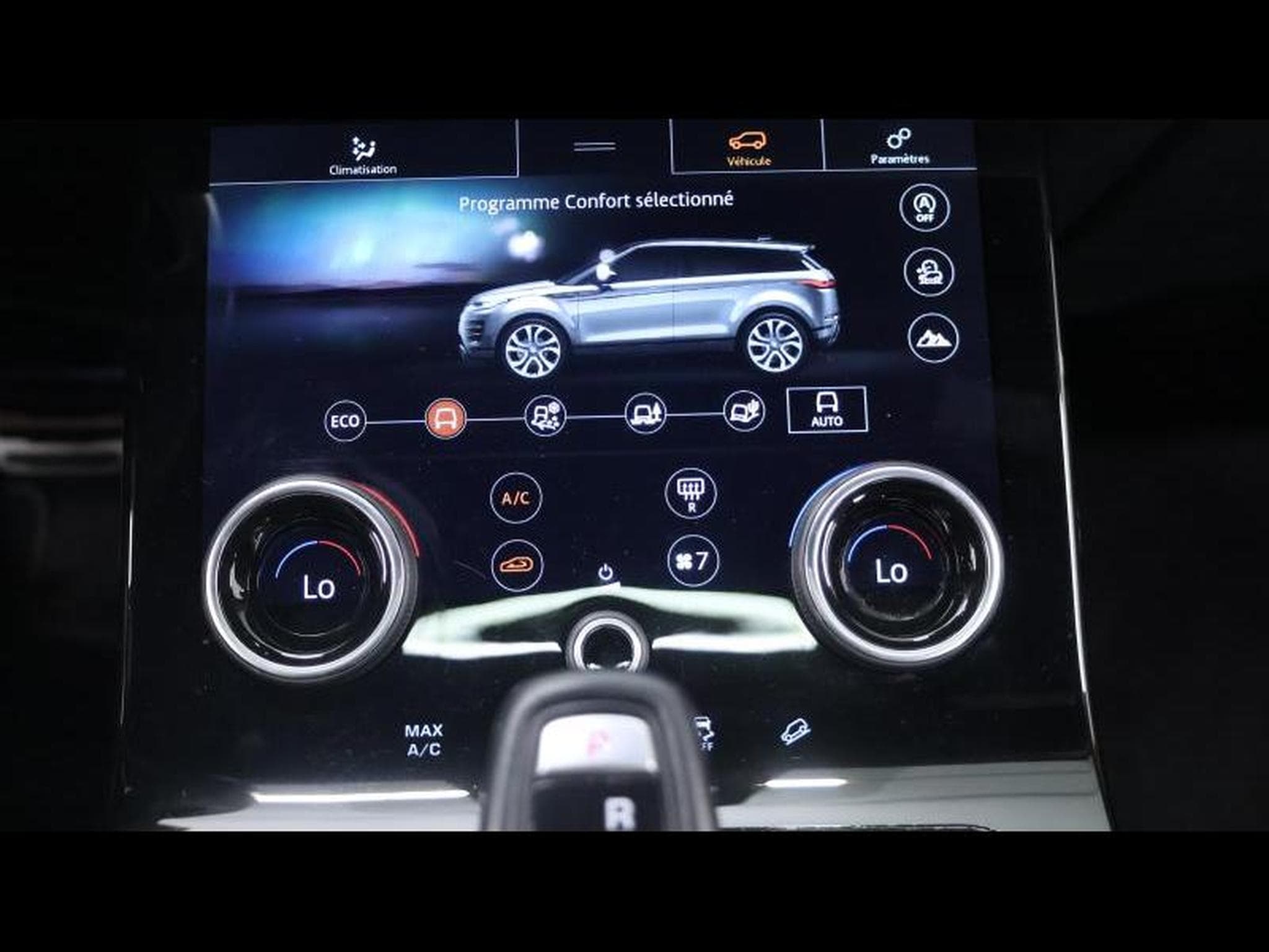 Land-Rover Range Rover Evoque P250 R-Dynamic SE Auto (2020) - Photo 21