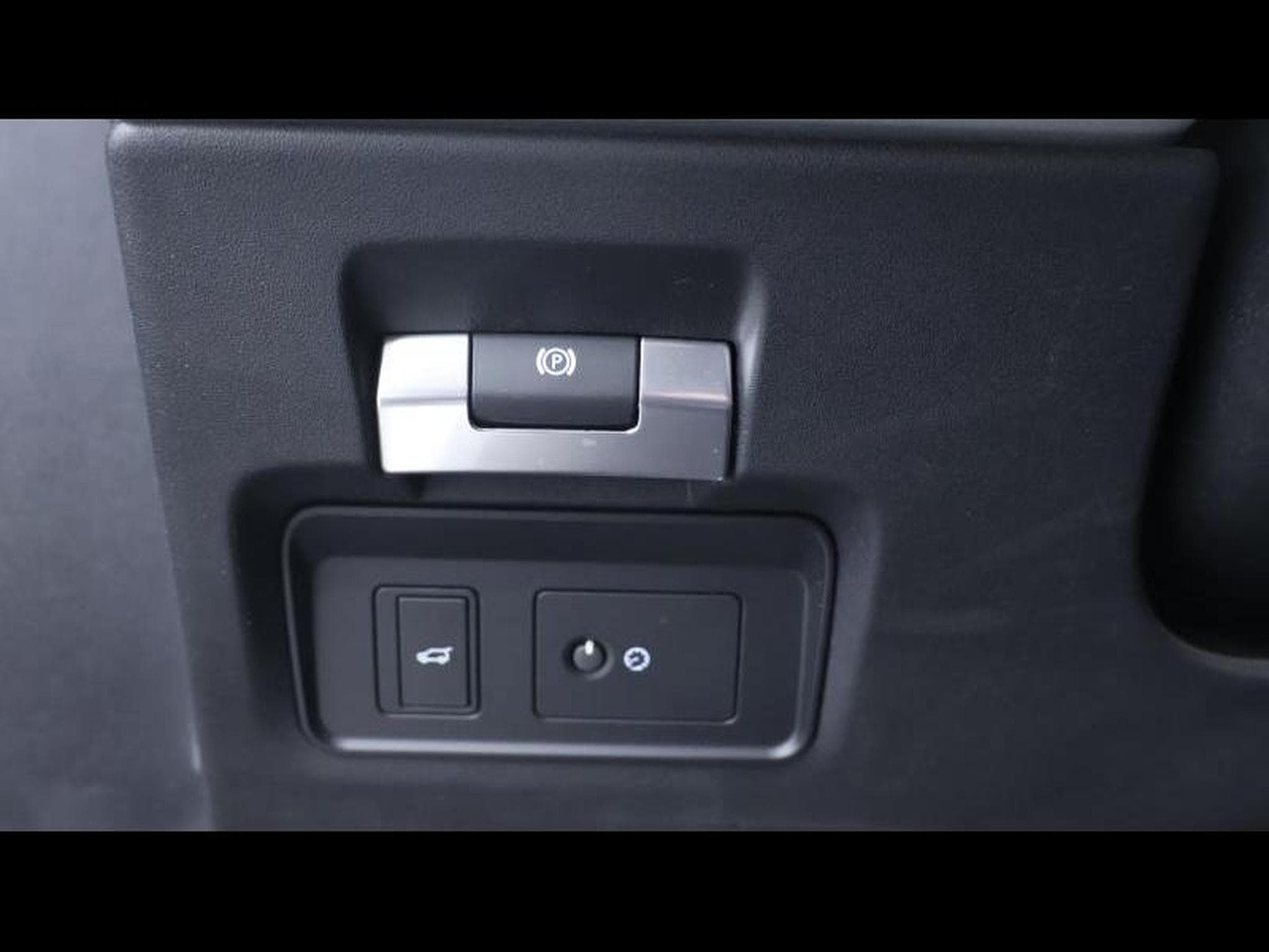 Land-Rover Range Rover Evoque P250 R-Dynamic SE Auto (2020) - Photo 28