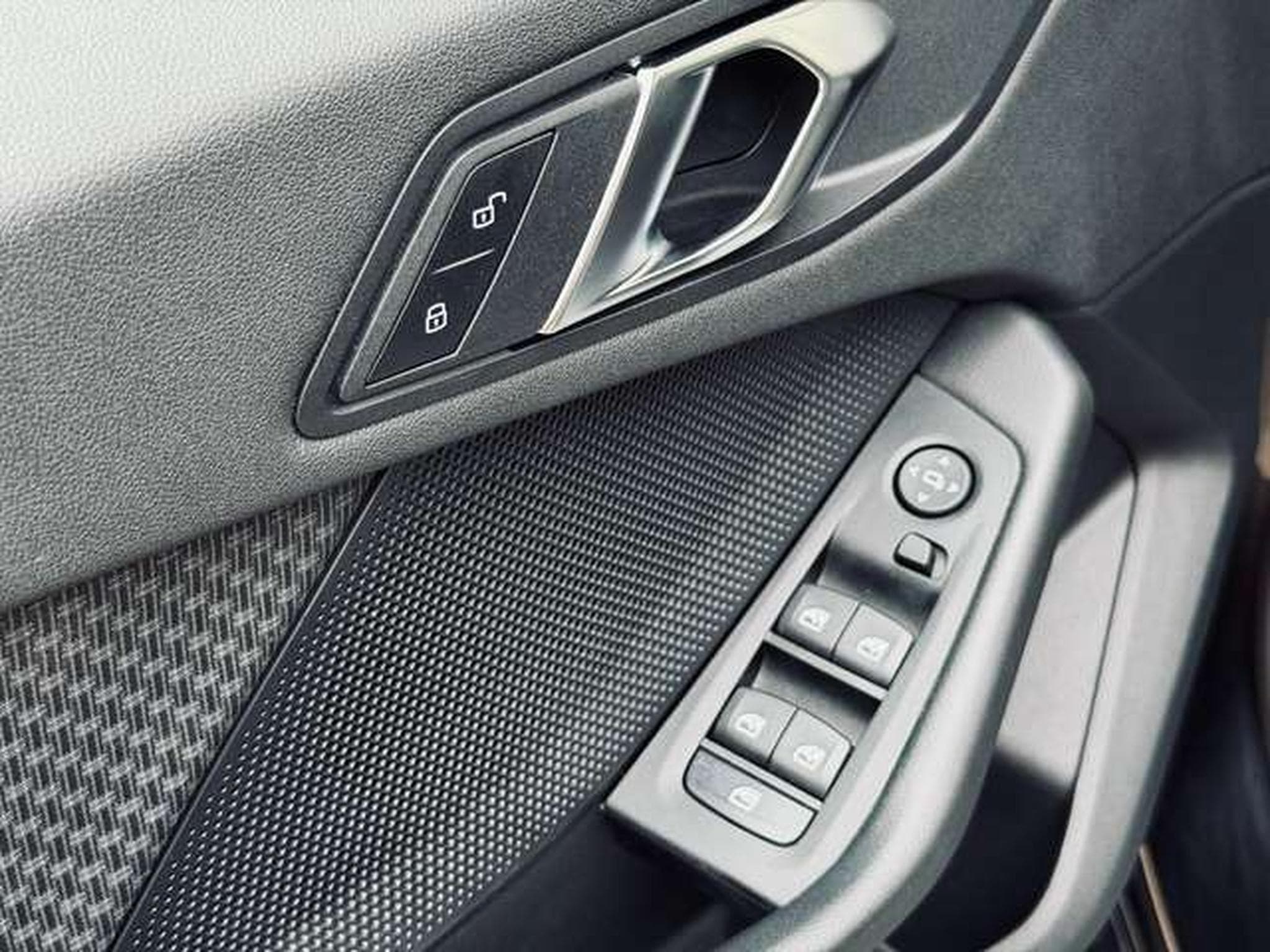 BMW 118 118i Automatique // Révisée Et Garantie ✅✅✅ (2022) - Photo 12