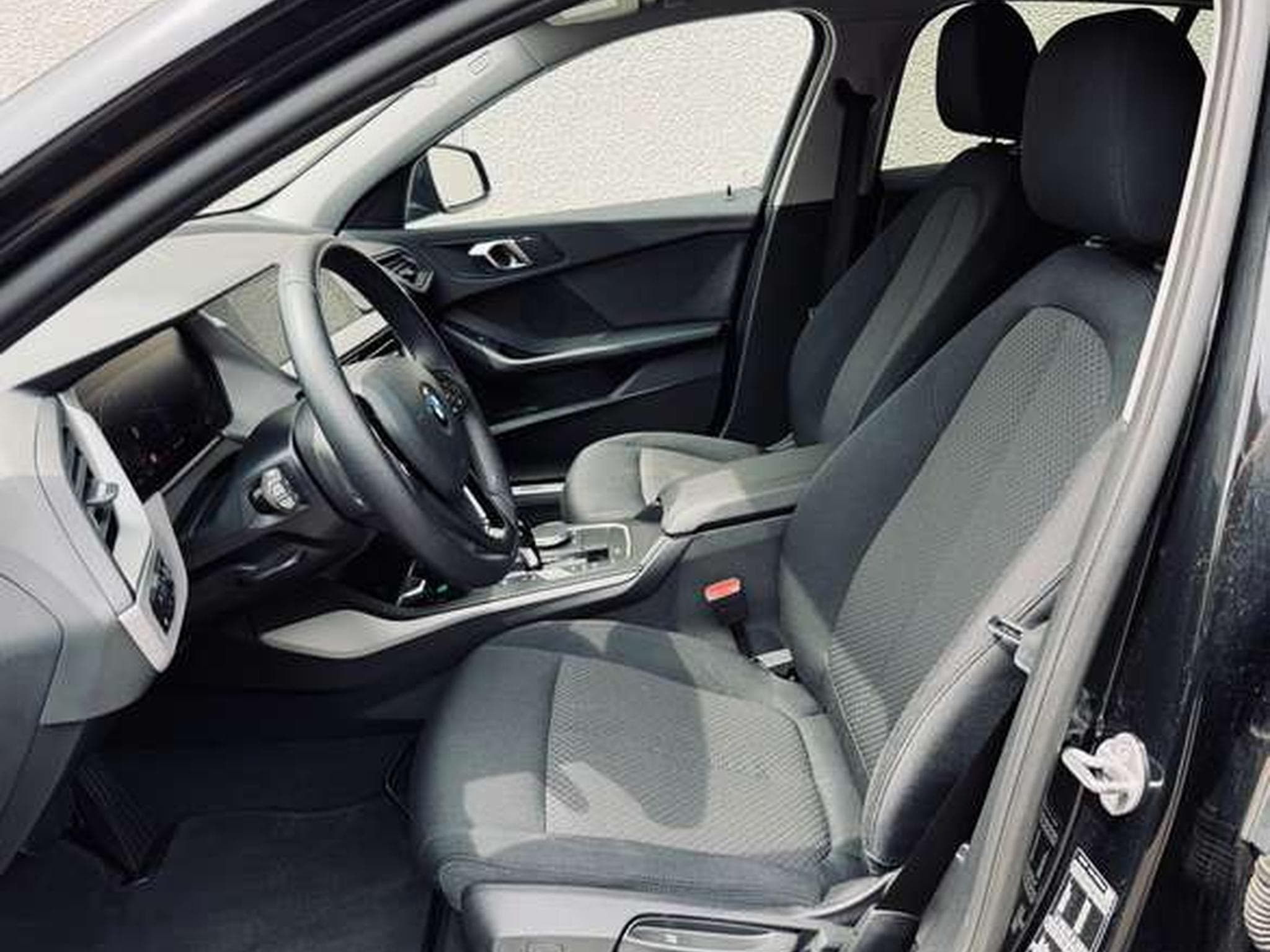 BMW 118 118i Automatique // Révisée Et Garantie ✅✅✅ (2022) - Photo 13