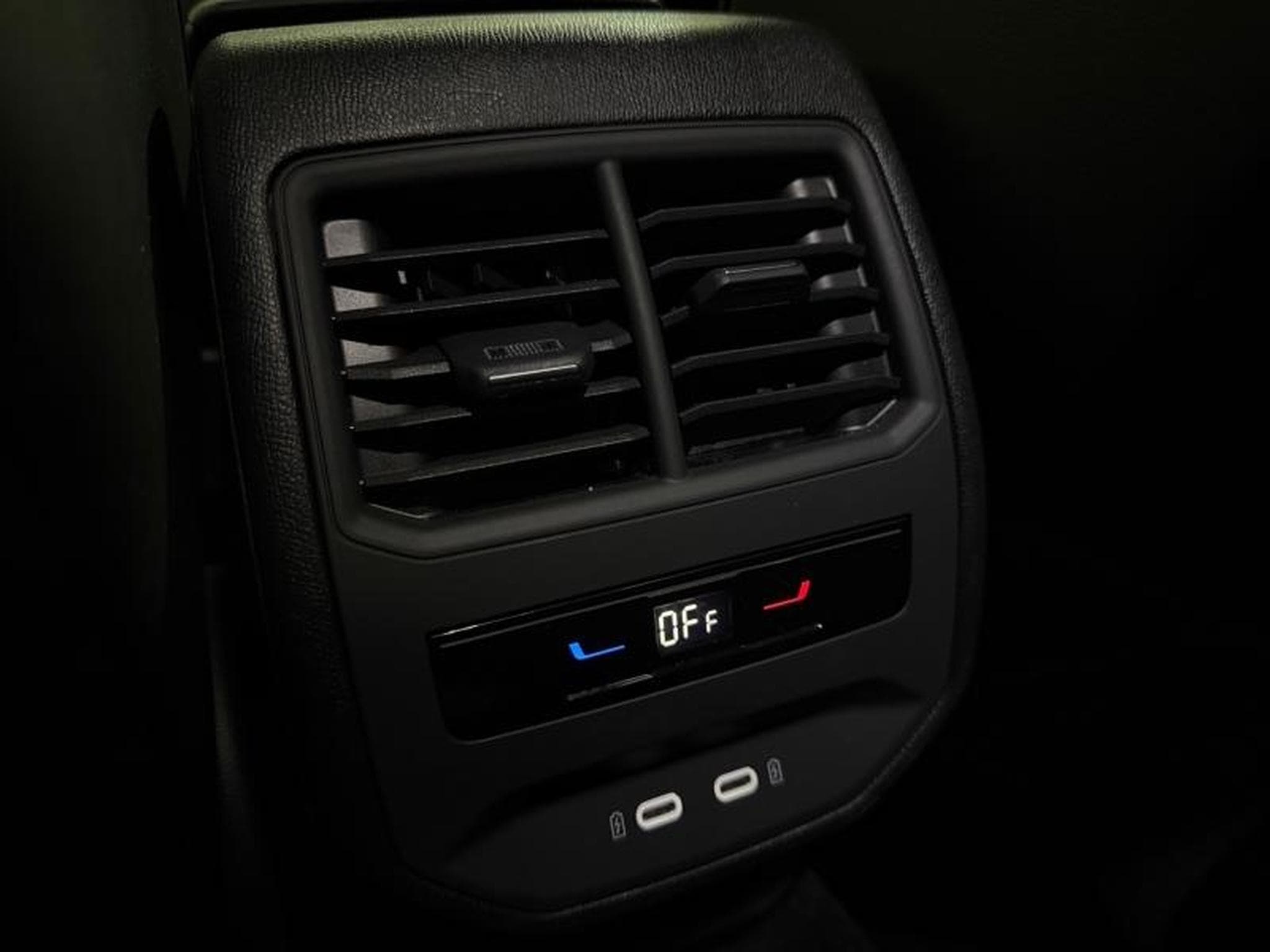 Seat Leon ST -18% 1,5 eTSI 150CV FR Spéciale Edition Tourer (2025) - Photo 16
