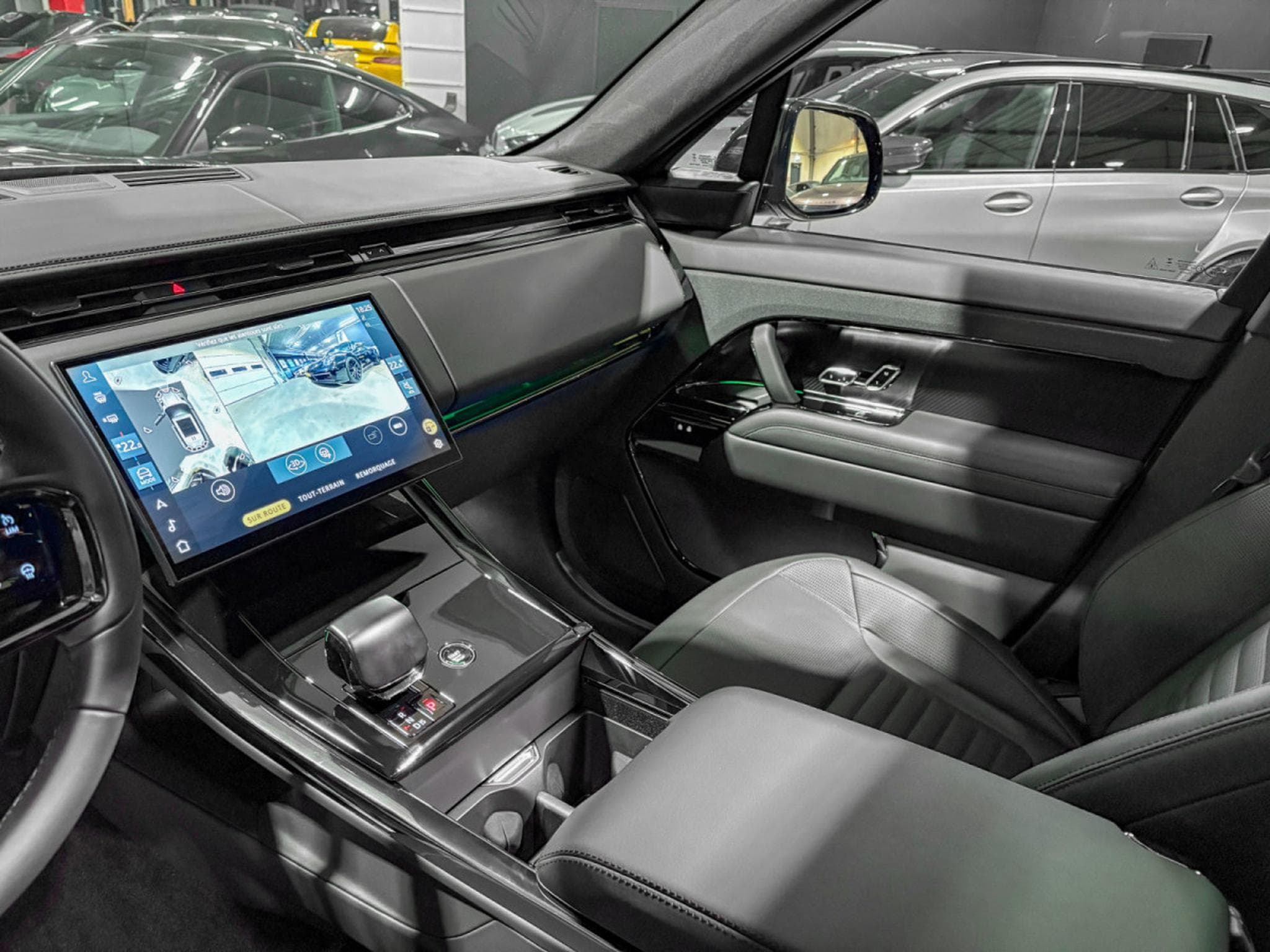 Land-Rover Range Rover Sport P635 SV EDITION ONE/ FULL CARBON / ECHANGE;REPRISE POSSIBLE (2024) - Photo 23