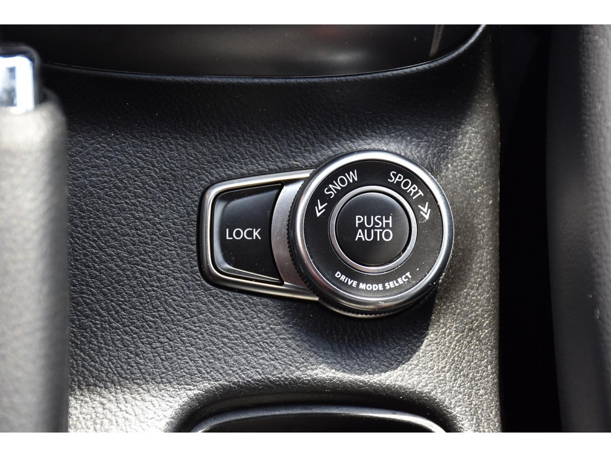 Suzuki S-Cross 1.4 Hybrid GLX Allgrip Auto. ACC LANE CAM360 ATT RMQ (2024) - Photo 19