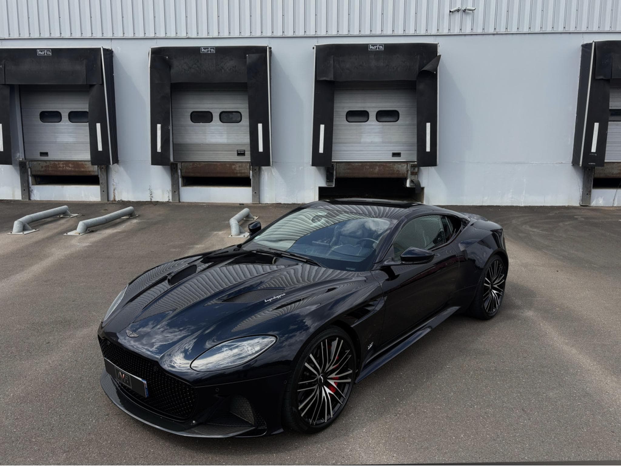 Aston-Martin DBS 5.2 V12 725 SUPERLEGGERA (2019) - Foto 1