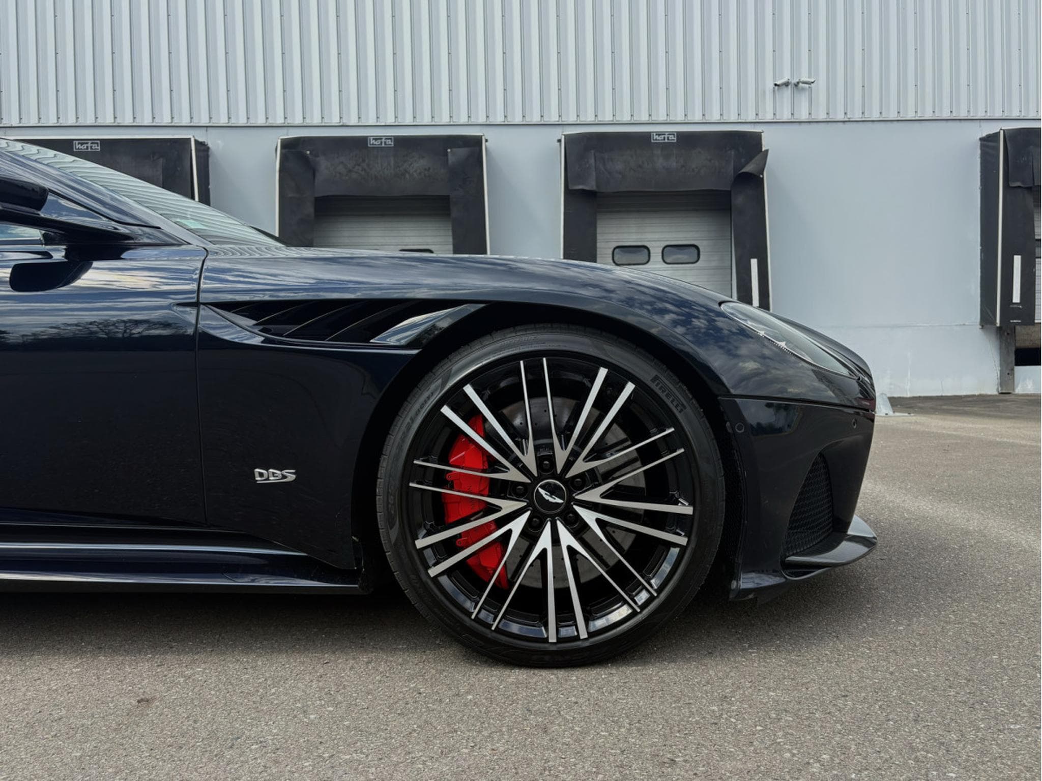 Aston-Martin DBS 5.2 V12 725 SUPERLEGGERA (2019) - Foto 5