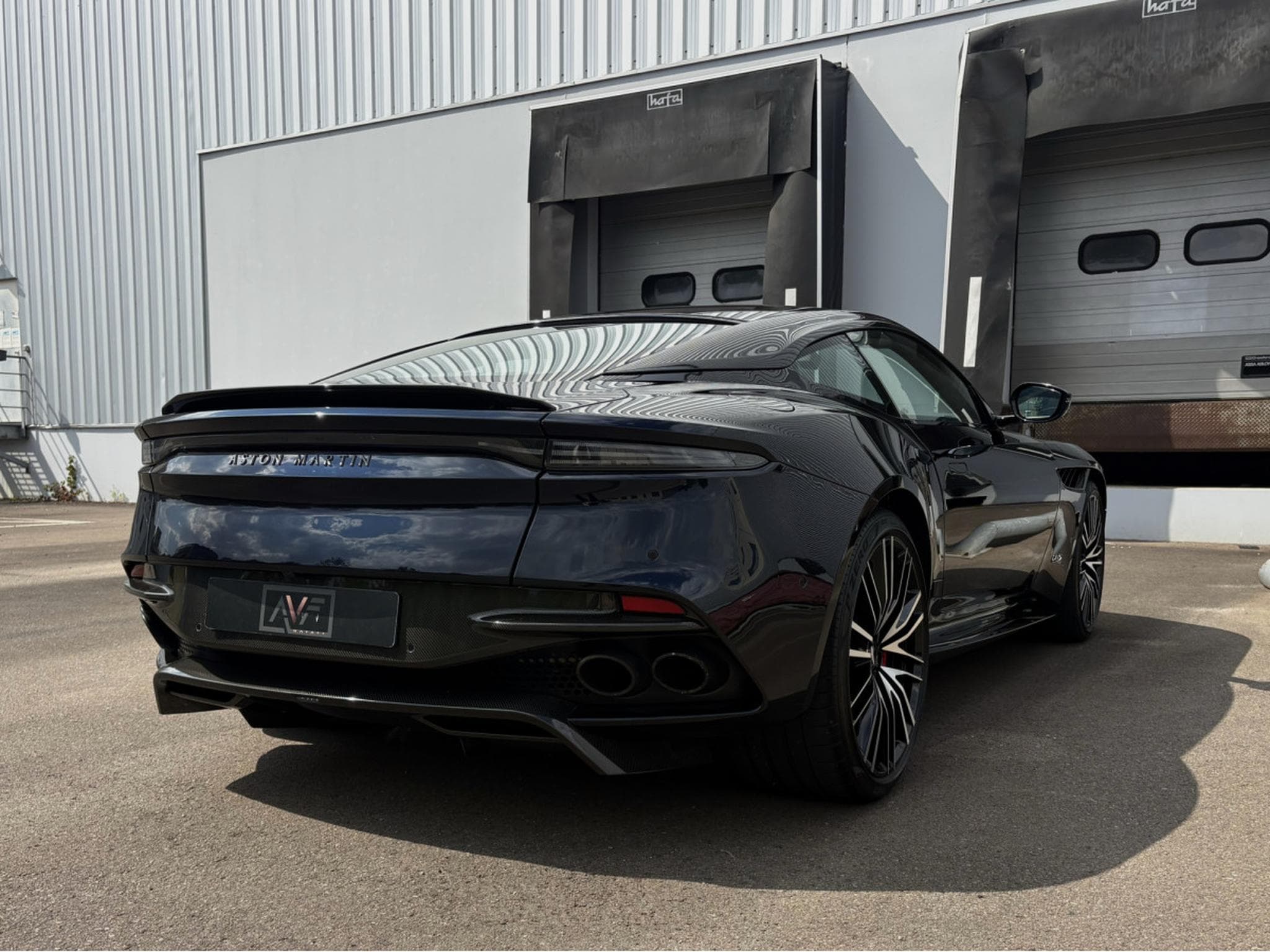 Aston-Martin DBS 5.2 V12 725 SUPERLEGGERA (2019) - Foto 6
