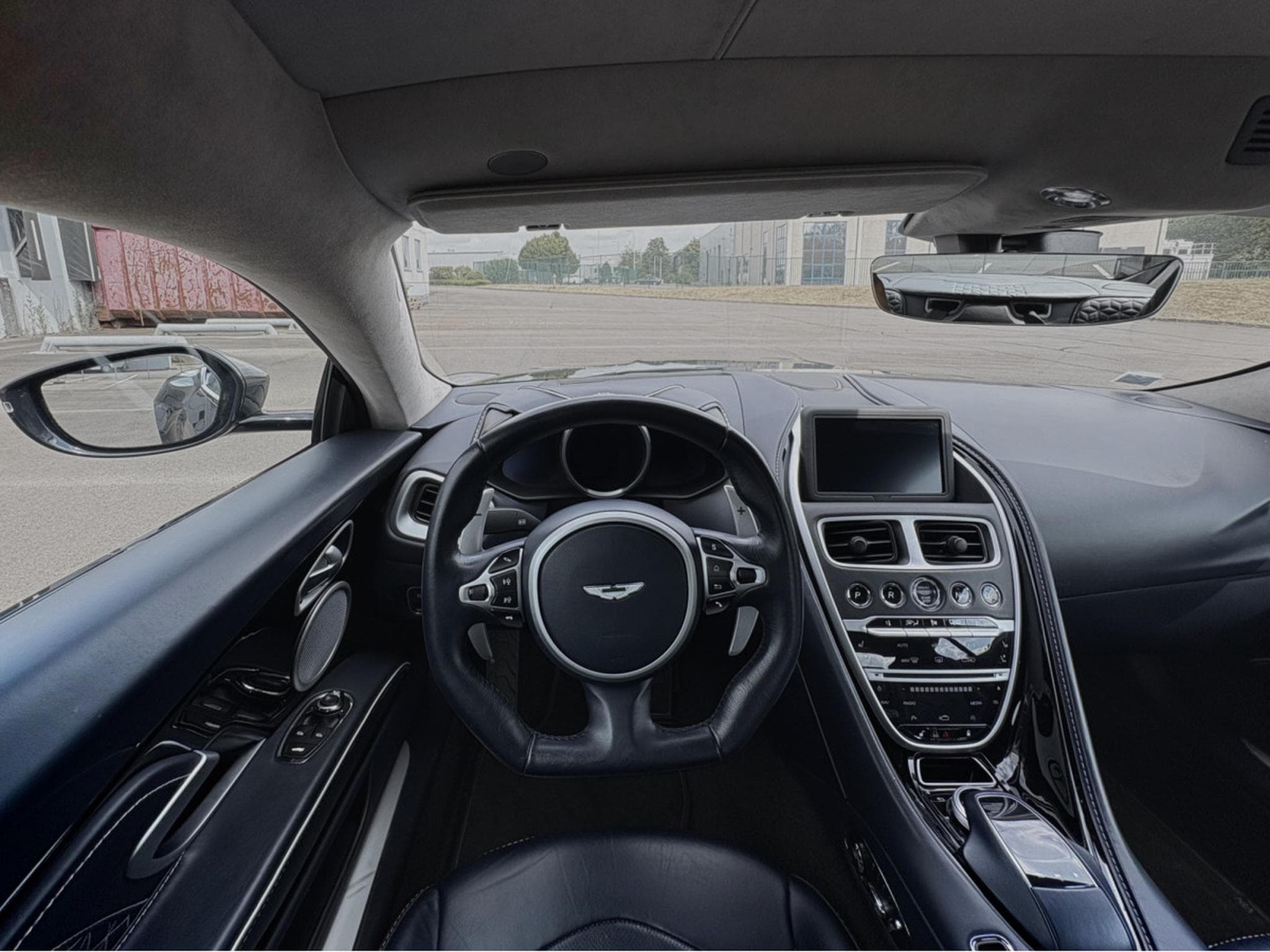 Aston-Martin DBS 5.2 V12 725 SUPERLEGGERA (2019) - Foto 9