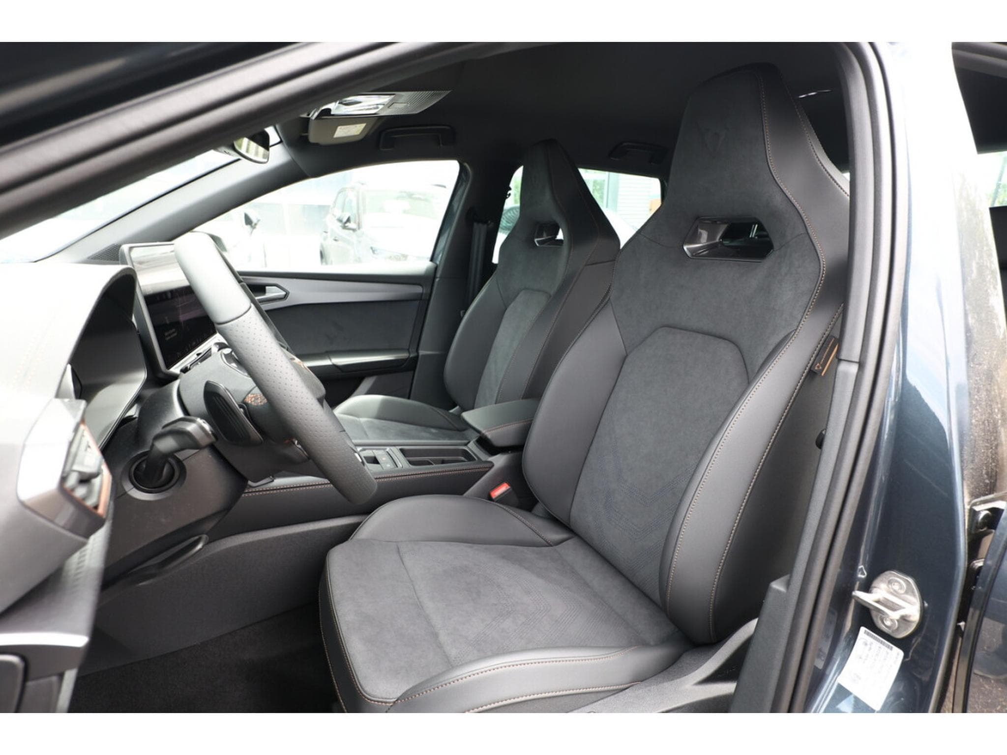 Cupra Leon 1.5 eTSi DSG 150 (2026) - Photo 7