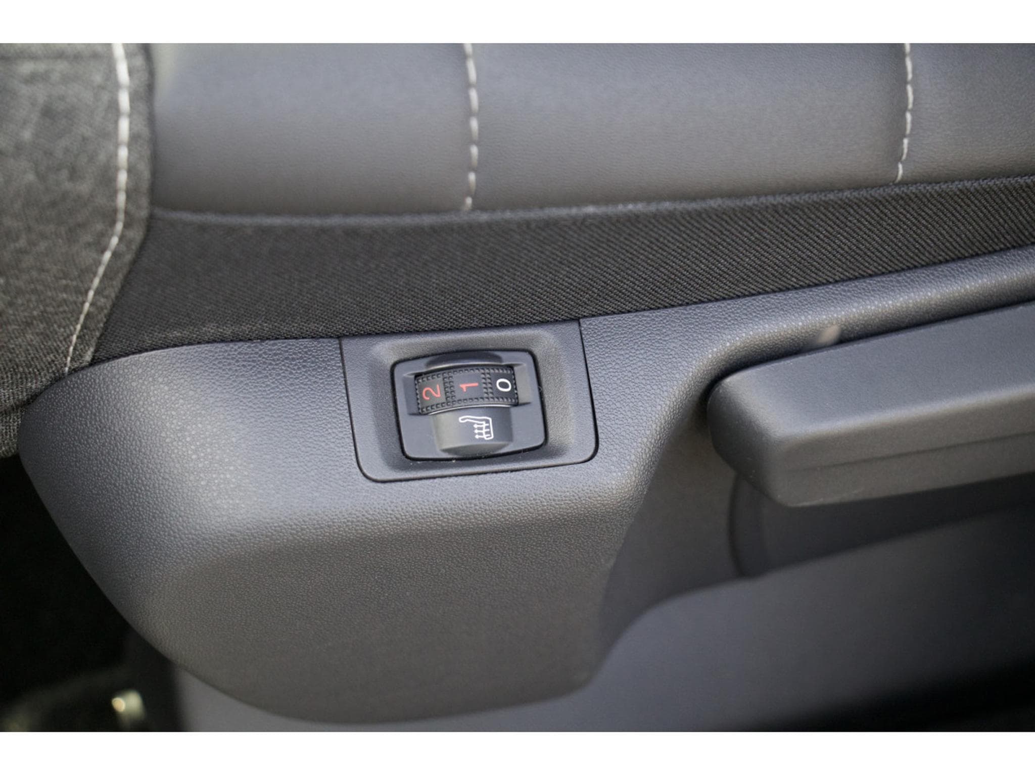 Citroën C3 Aircross BlueHDi 110 MAX Head-Up Navi Grip Control (2024) - Foto 12