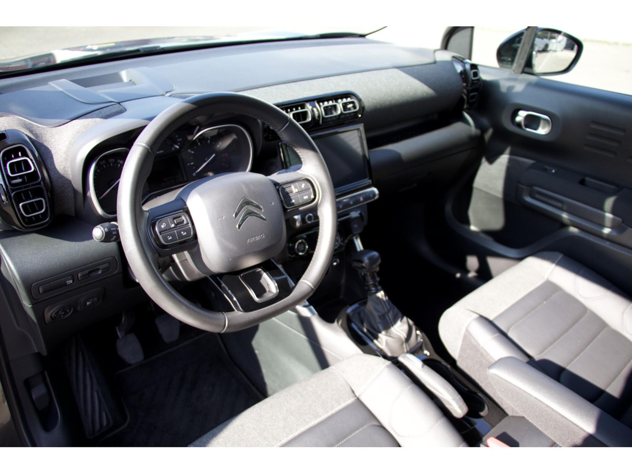 Citroën C3 Aircross BlueHDi 110 MAX Head-Up Navi Grip Control (2024) - Photo 4