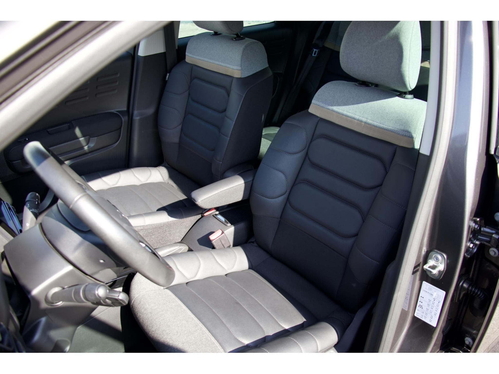 Citroën C3 Aircross BlueHDi 110 MAX Head-Up Navi Grip Control (2024) - Photo 6