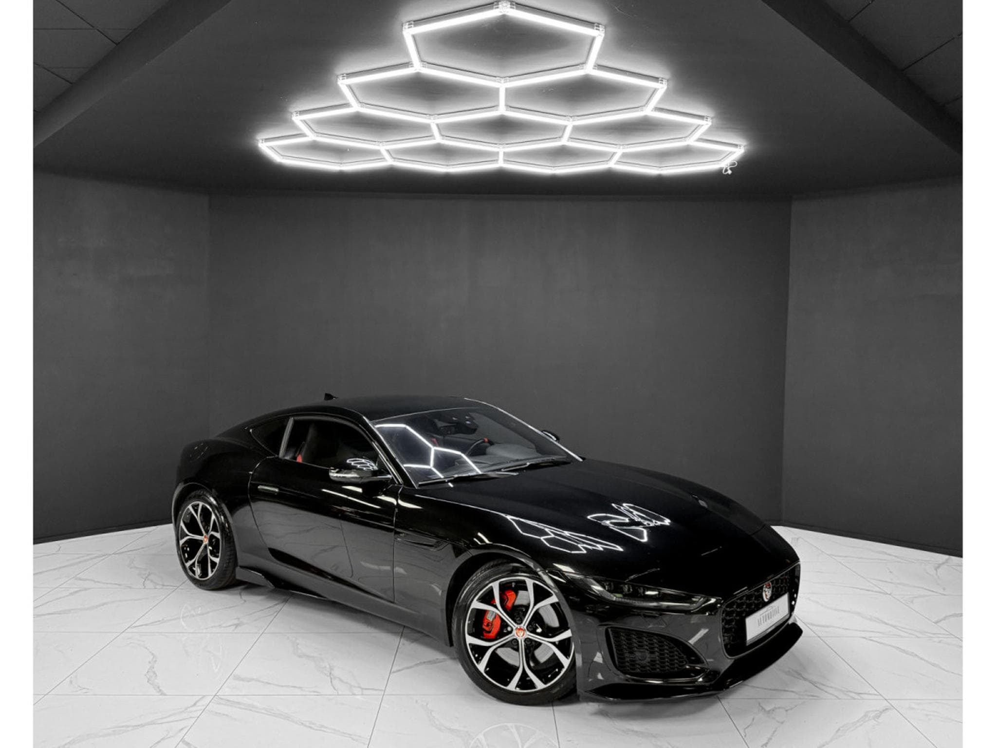 Jaguar F-Type P300 - full service (2021) - Photo 7