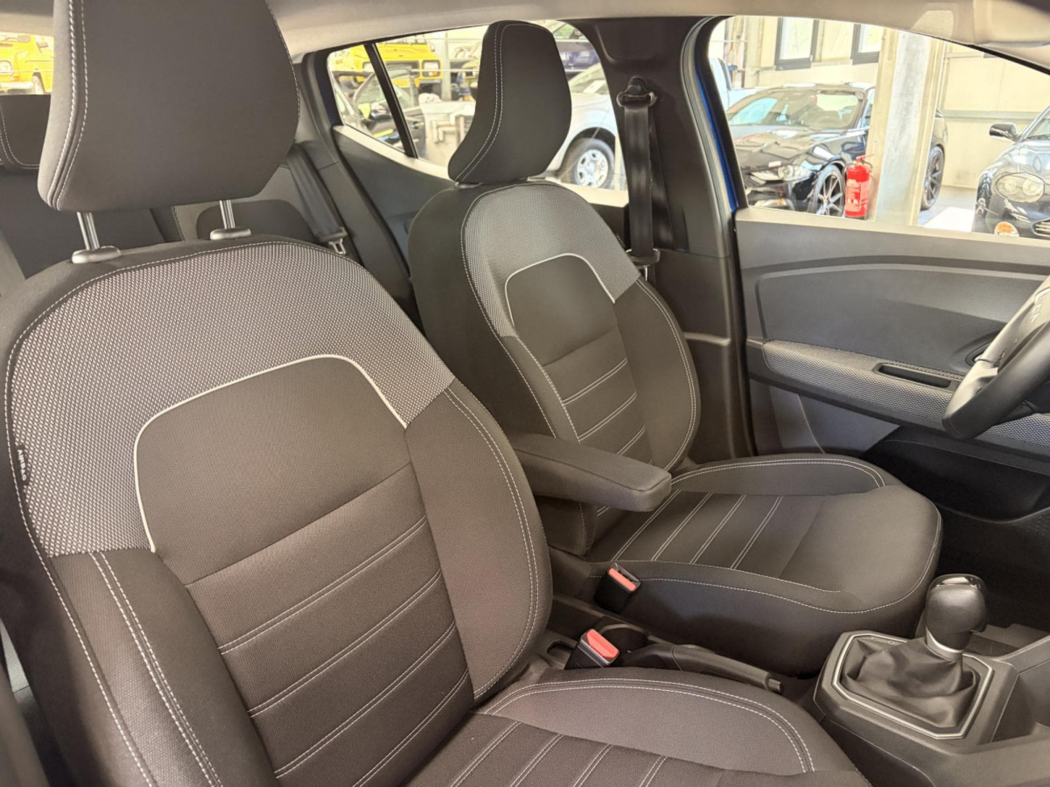 Dacia Sandero 1.0 TCe Expression CVT (2024) - Foto 12