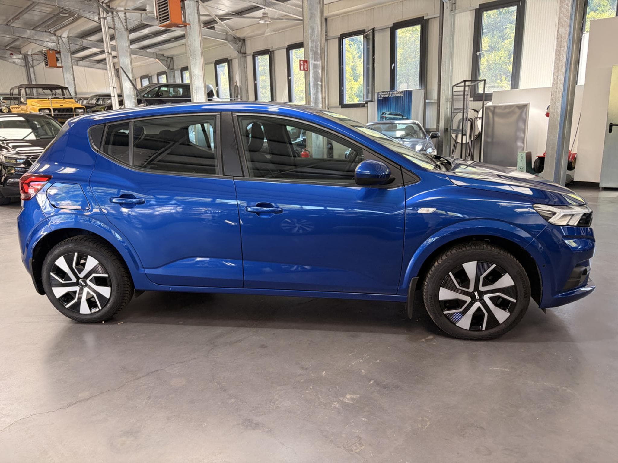 Dacia Sandero 1.0 TCe Expression CVT (2024) - Foto 2