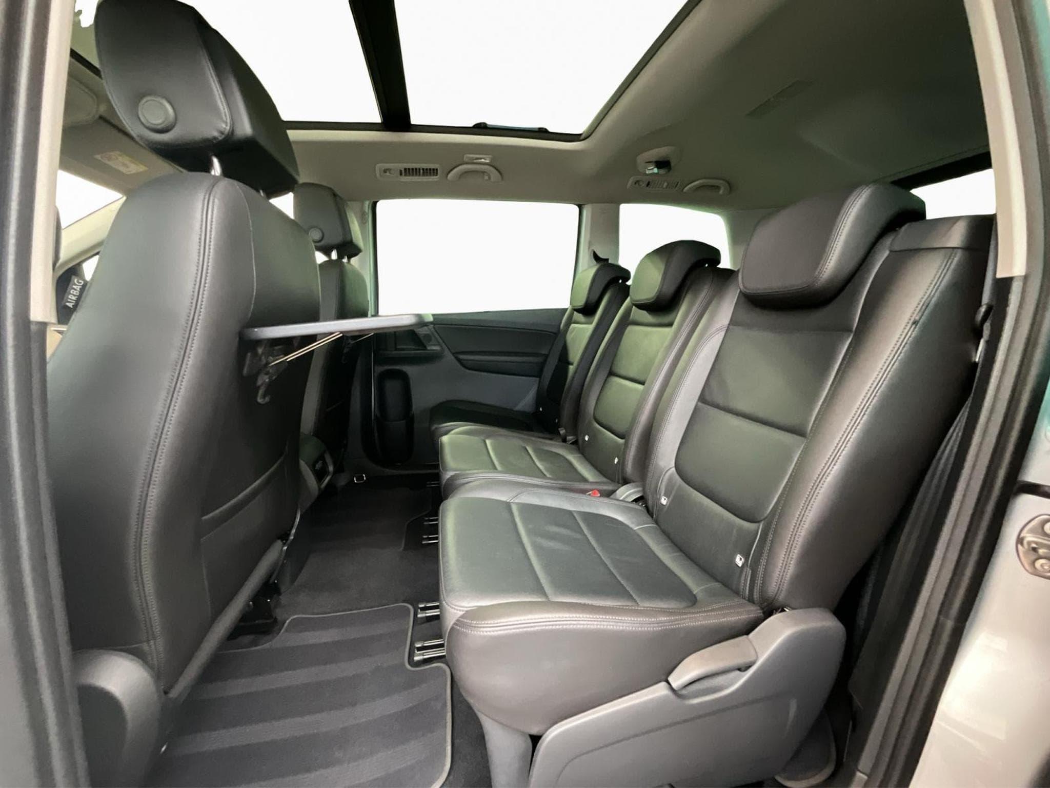 VW Sharan Highline+DSG+7Sitze+P.Confort+AHK+Pano (2020) - Photo 16