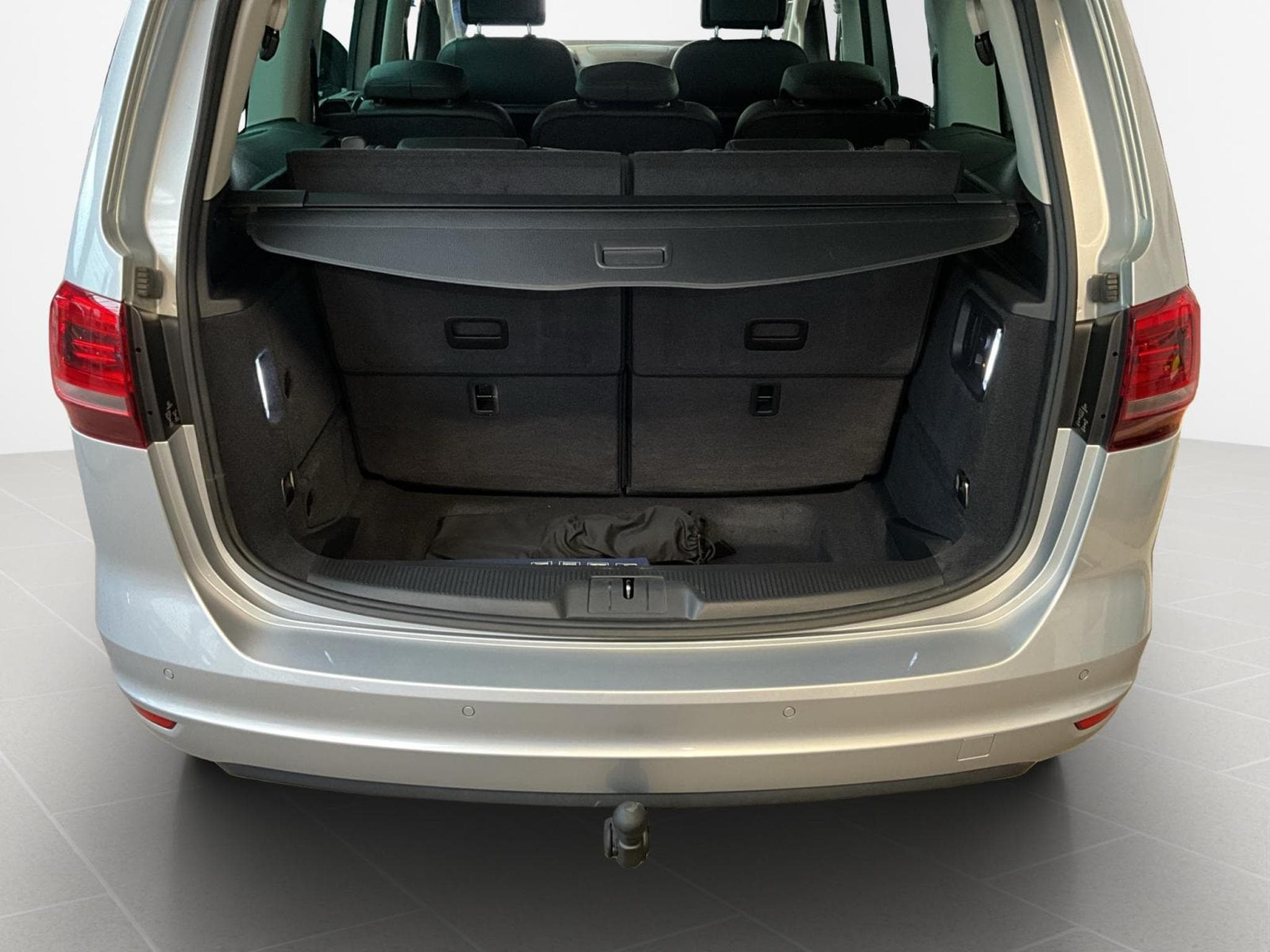 VW Sharan Highline+DSG+7Sitze+P.Confort+AHK+Pano (2020) - Photo 17