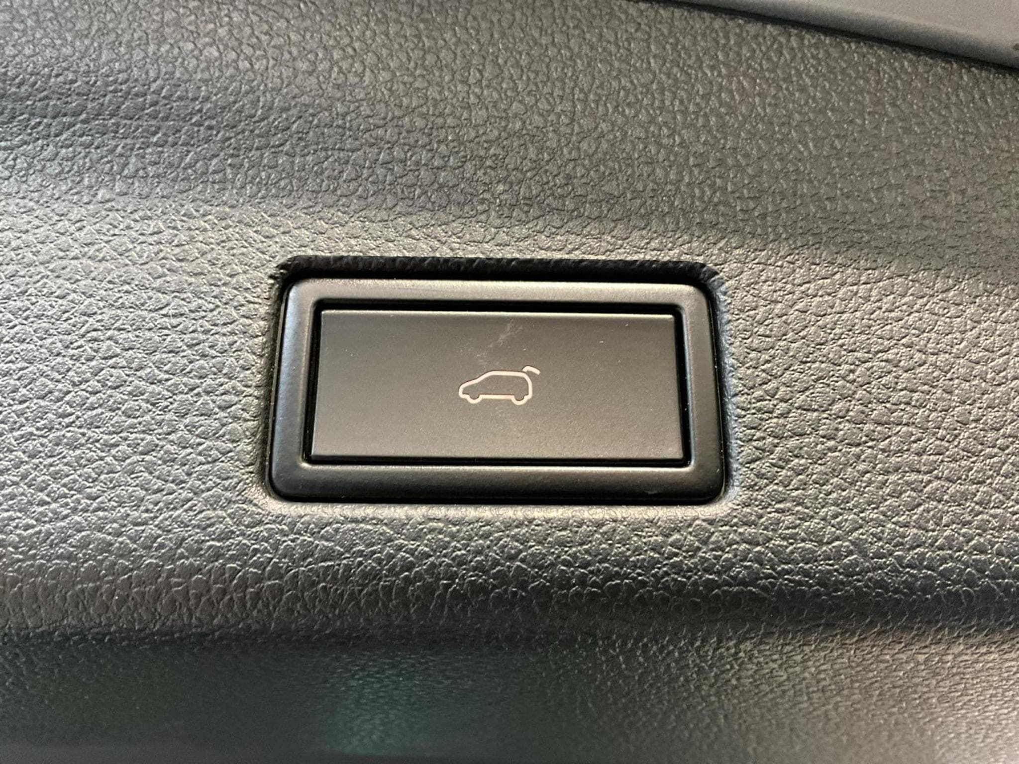 VW Sharan Highline+DSG+7Sitze+P.Confort+AHK+Pano (2020) - Photo 19