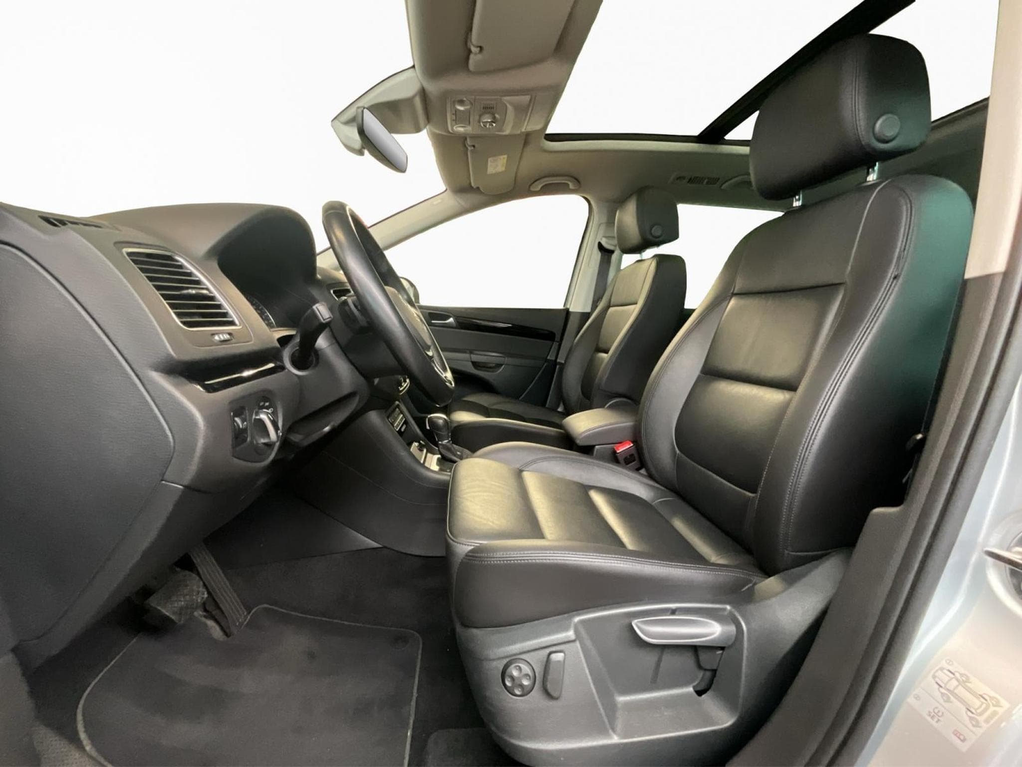 VW Sharan Highline+DSG+7Sitze+P.Confort+AHK+Pano (2020) - Photo 9