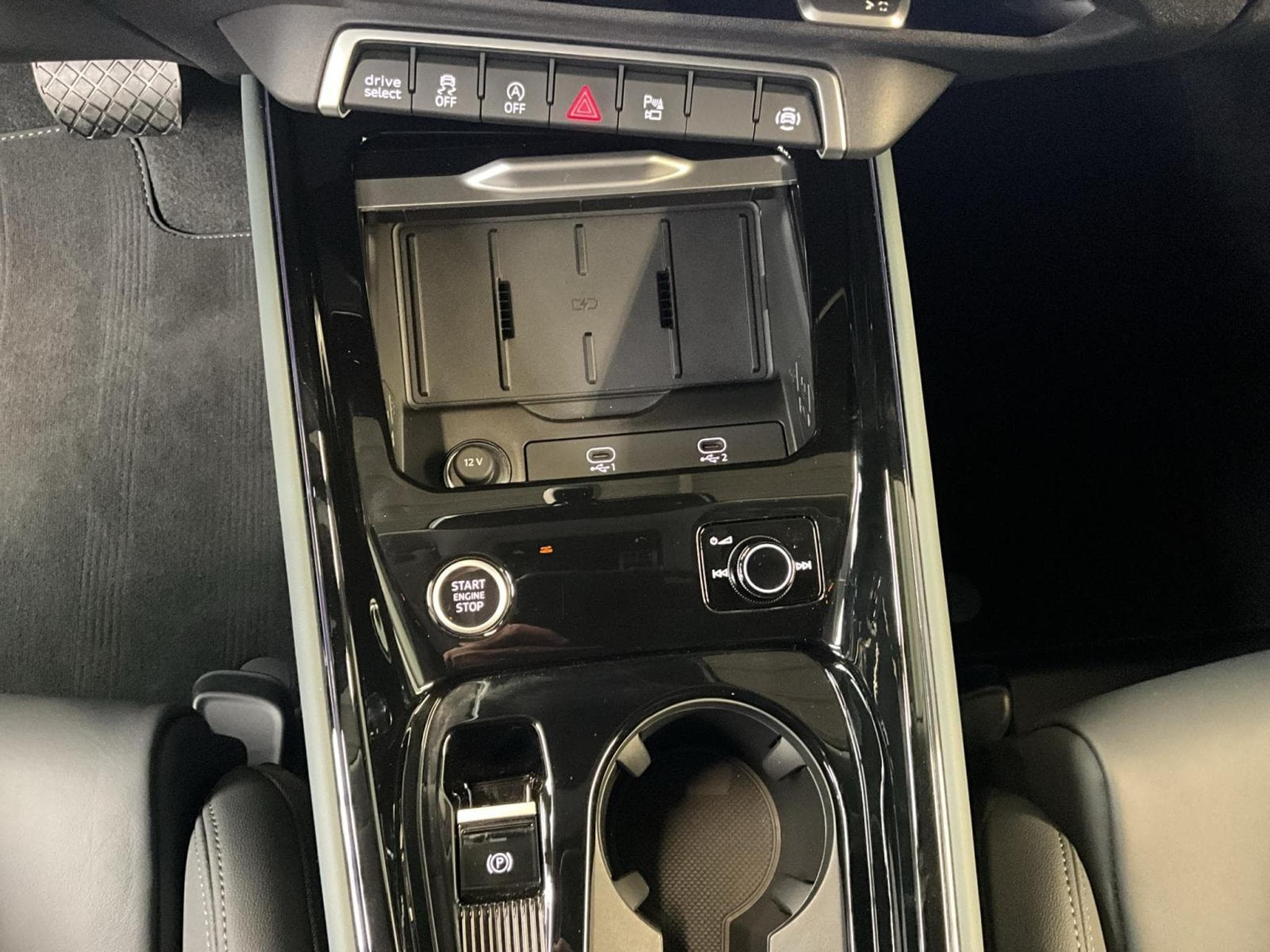 Audi Q3 SB+S-Tronic+Matrix-Led+P.Business+LM18 (2026) - Photo 20