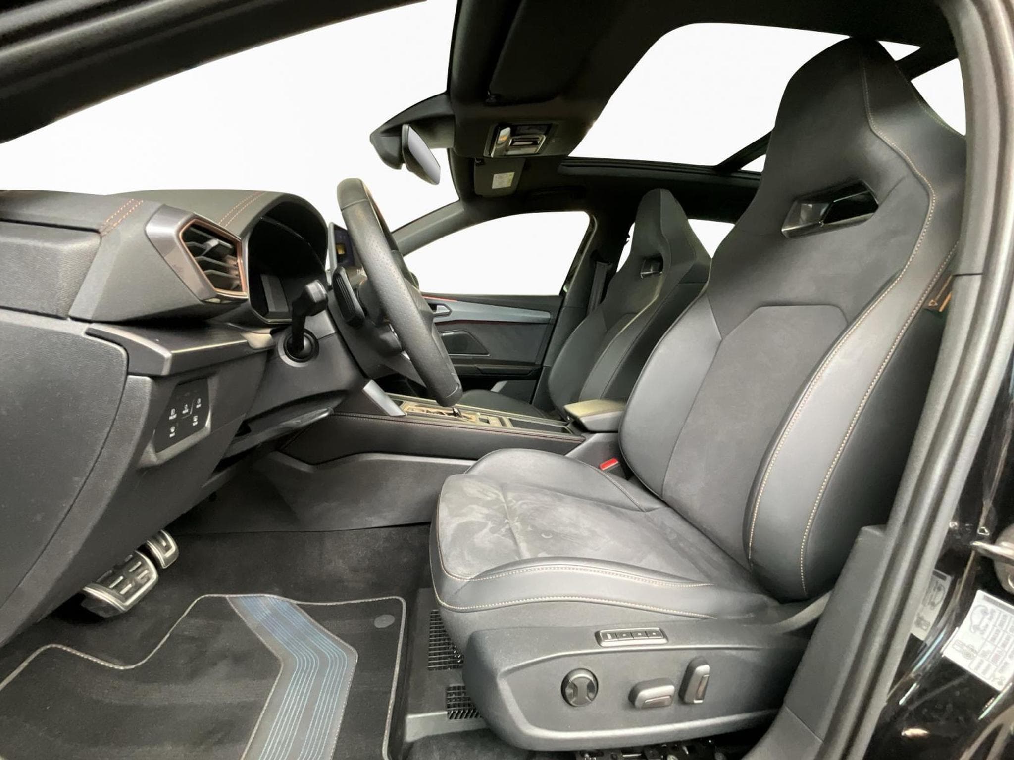 Cupra Leon ST+DSG+Pure-Perfomance+Sound-Immersive+Dynamic+AHK (2025) - Photo 9