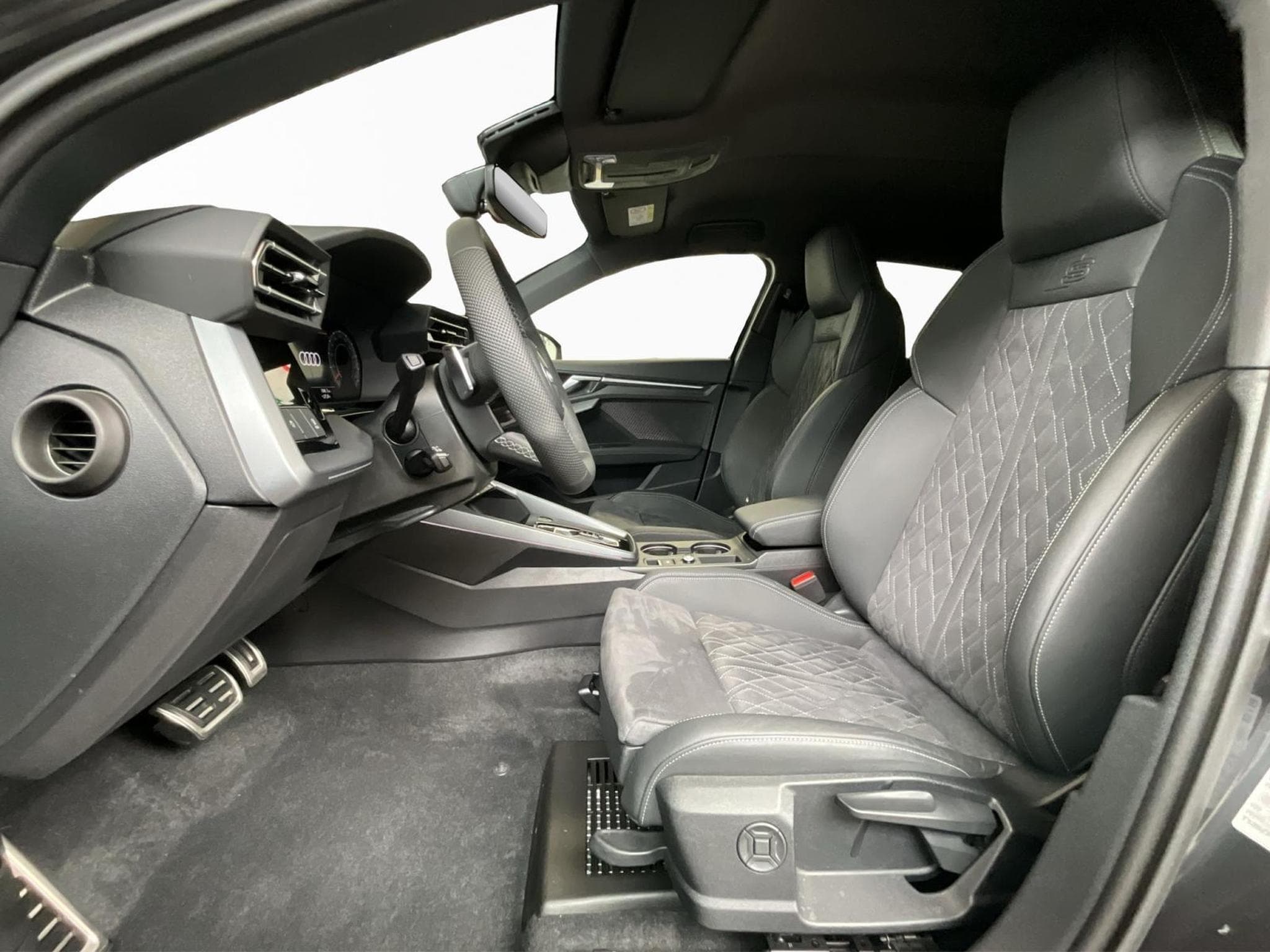 Audi A3 SB+S-Line+TFSI+S-Tronic+P.Business (2025) - Photo 9
