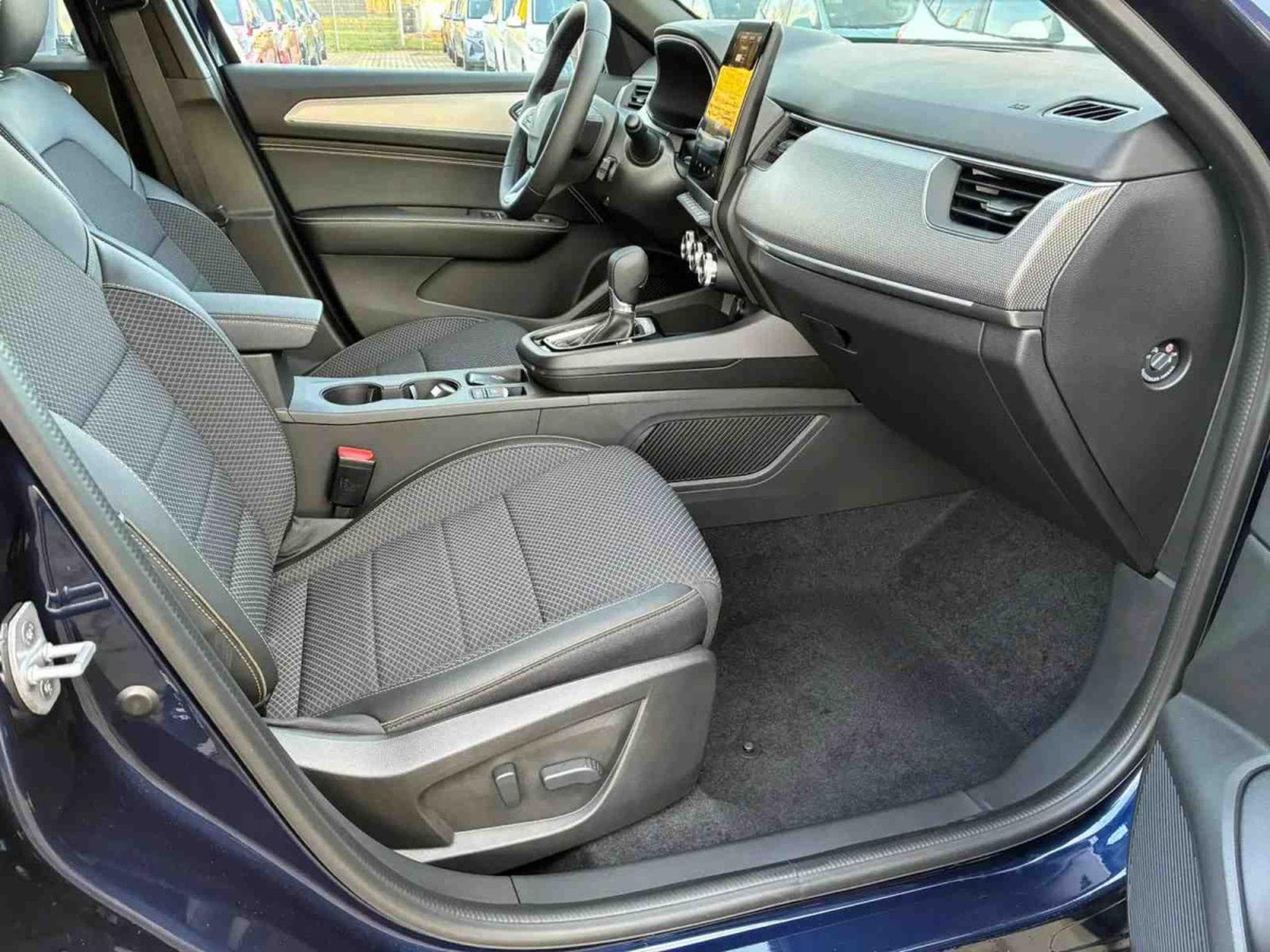 Renault Arkana 1.3 E-Tech Full Hybrid 145 EDC TECHNO (2025) - Photo 9