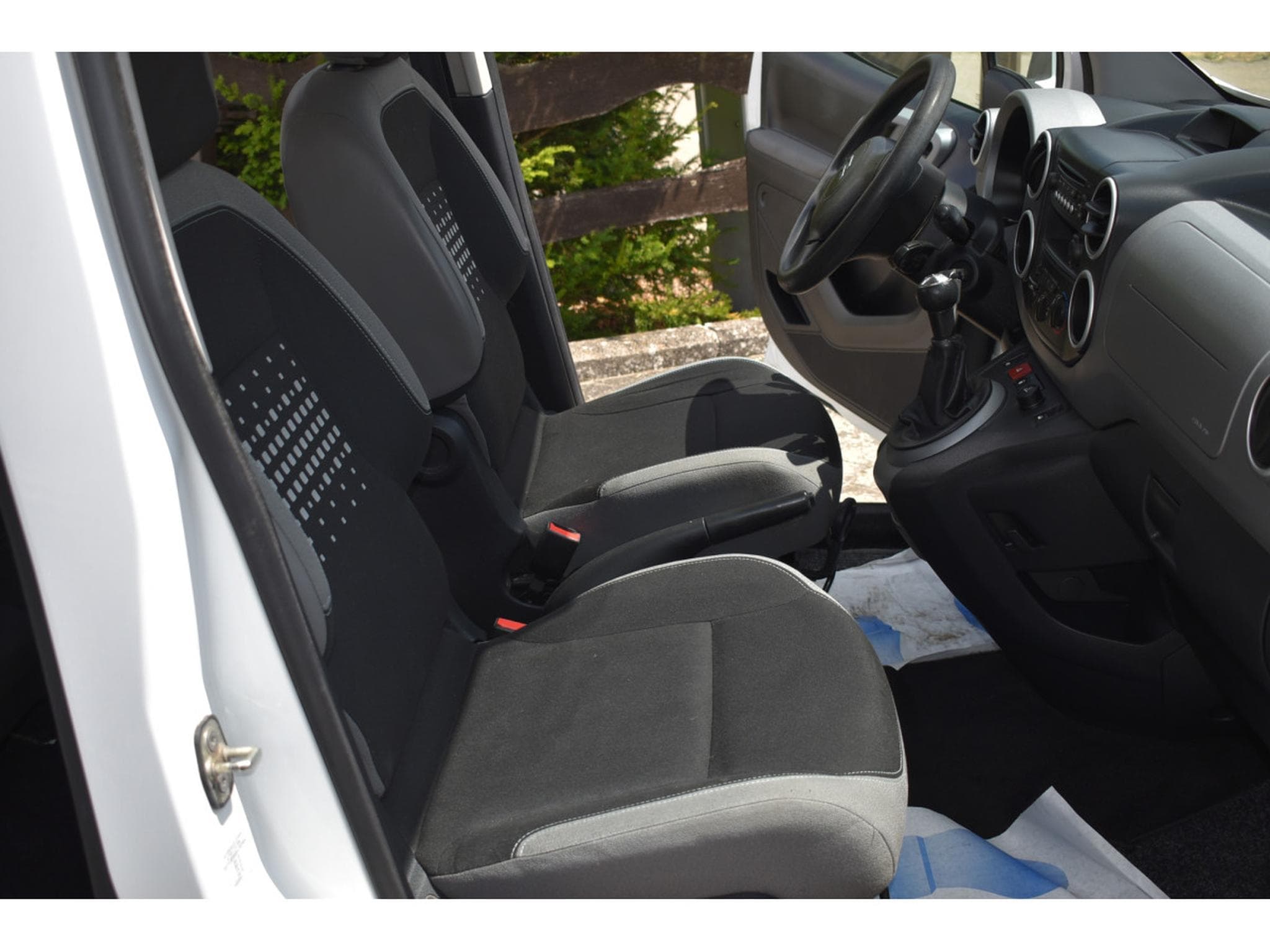 Citroën Berlingo 1,6 HDi Airco 5 places (2015) - Photo 8