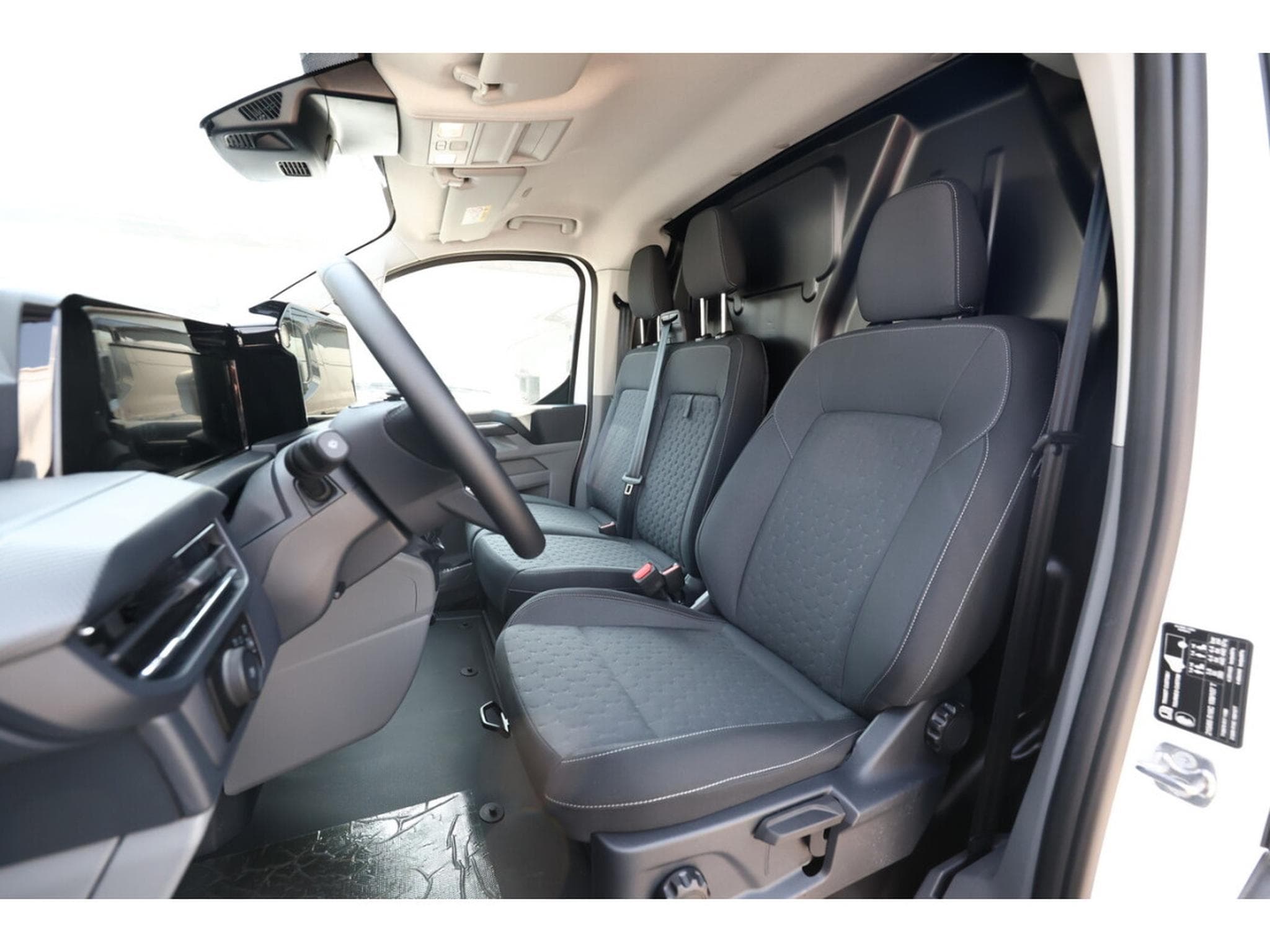 Ford Transit 2.0 ECOBLUE 150 L2H1 Limited (2015) - Foto 7