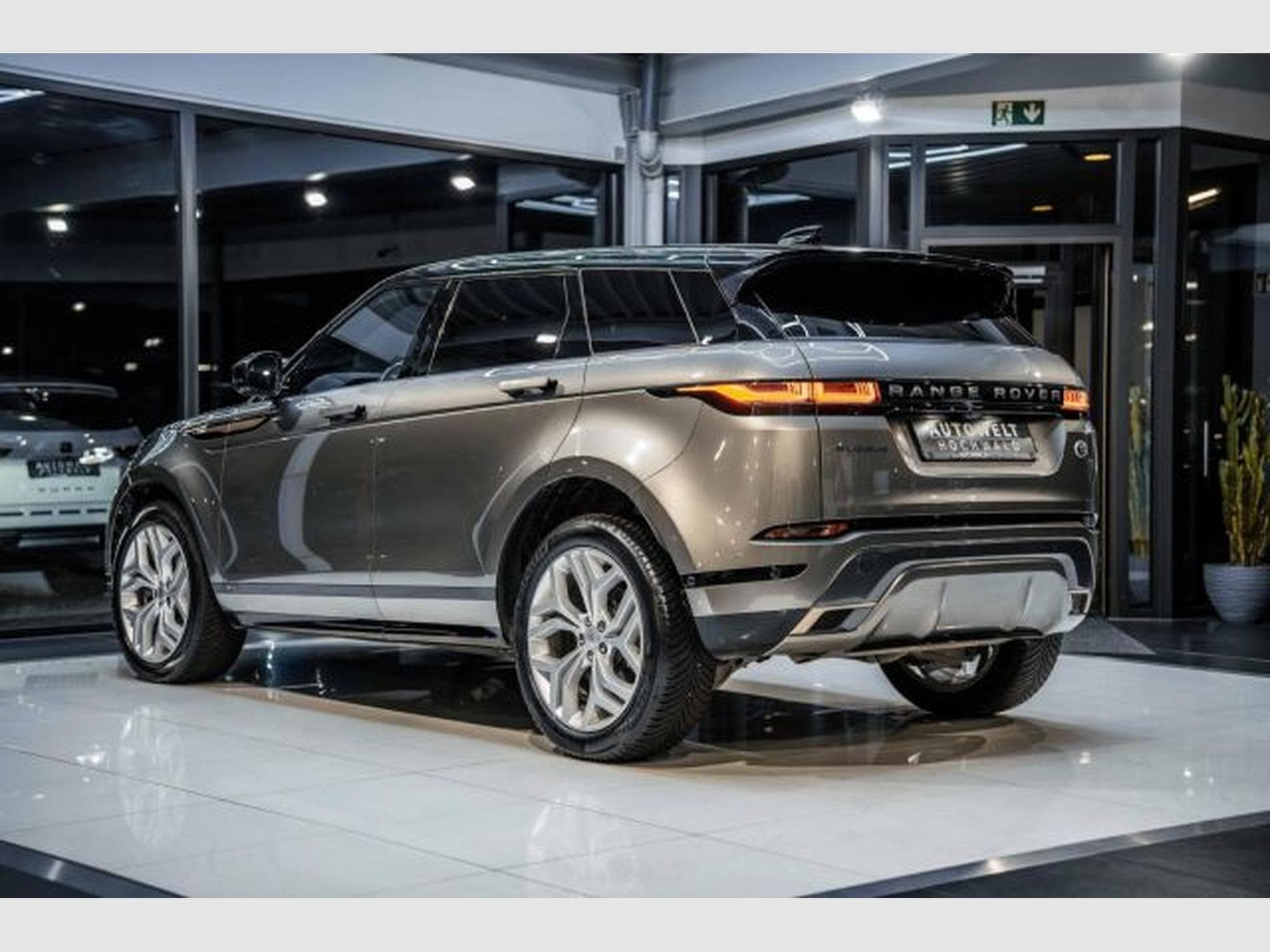 Land-Rover Range Rover Evoque Range Rover Evoque R-Dynamic SE P 250 LED RFK (2021) - Photo 12