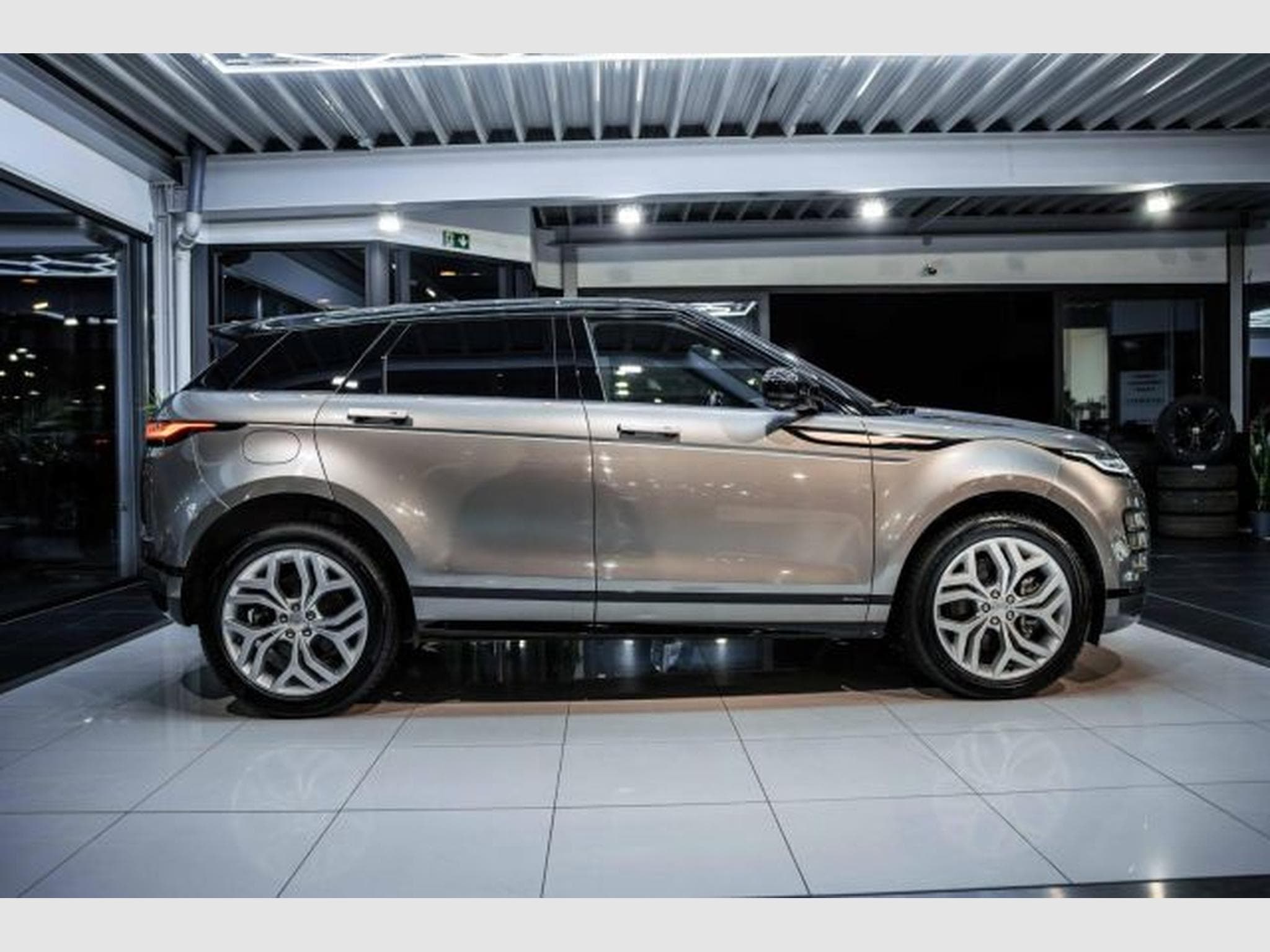 Land-Rover Range Rover Evoque Range Rover Evoque R-Dynamic SE P 250 LED RFK (2021) - Photo 7