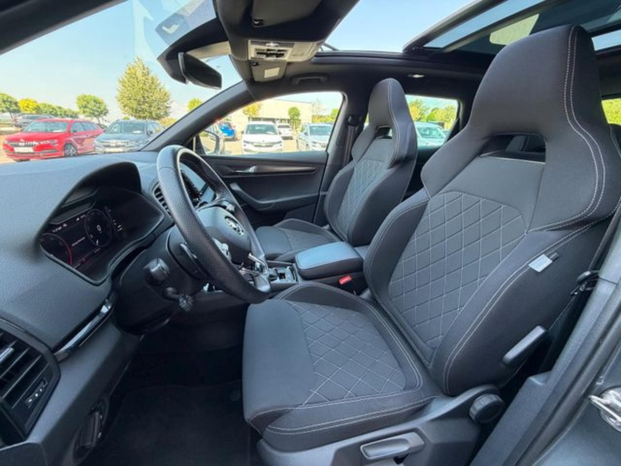 Skoda Karoq Karoq 2,0TSi DSG Sportline 4x4 Pano 19"ACC Navi (2023) - Photo 9