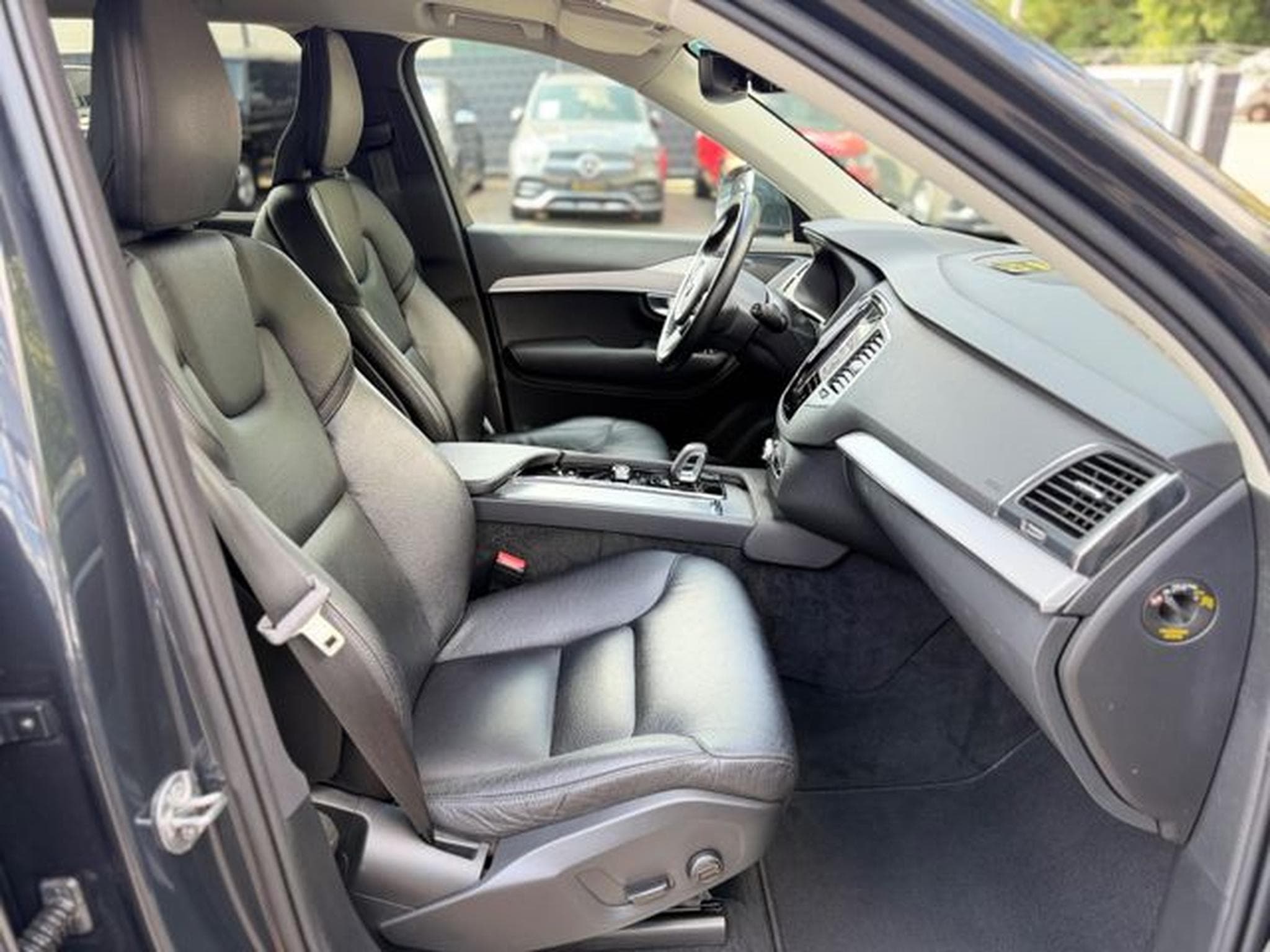 Volvo XC90 XC 90 MOMENTUM PRO AWD *7.SITZER*NAVI*LEDER* (2022) - Photo 15