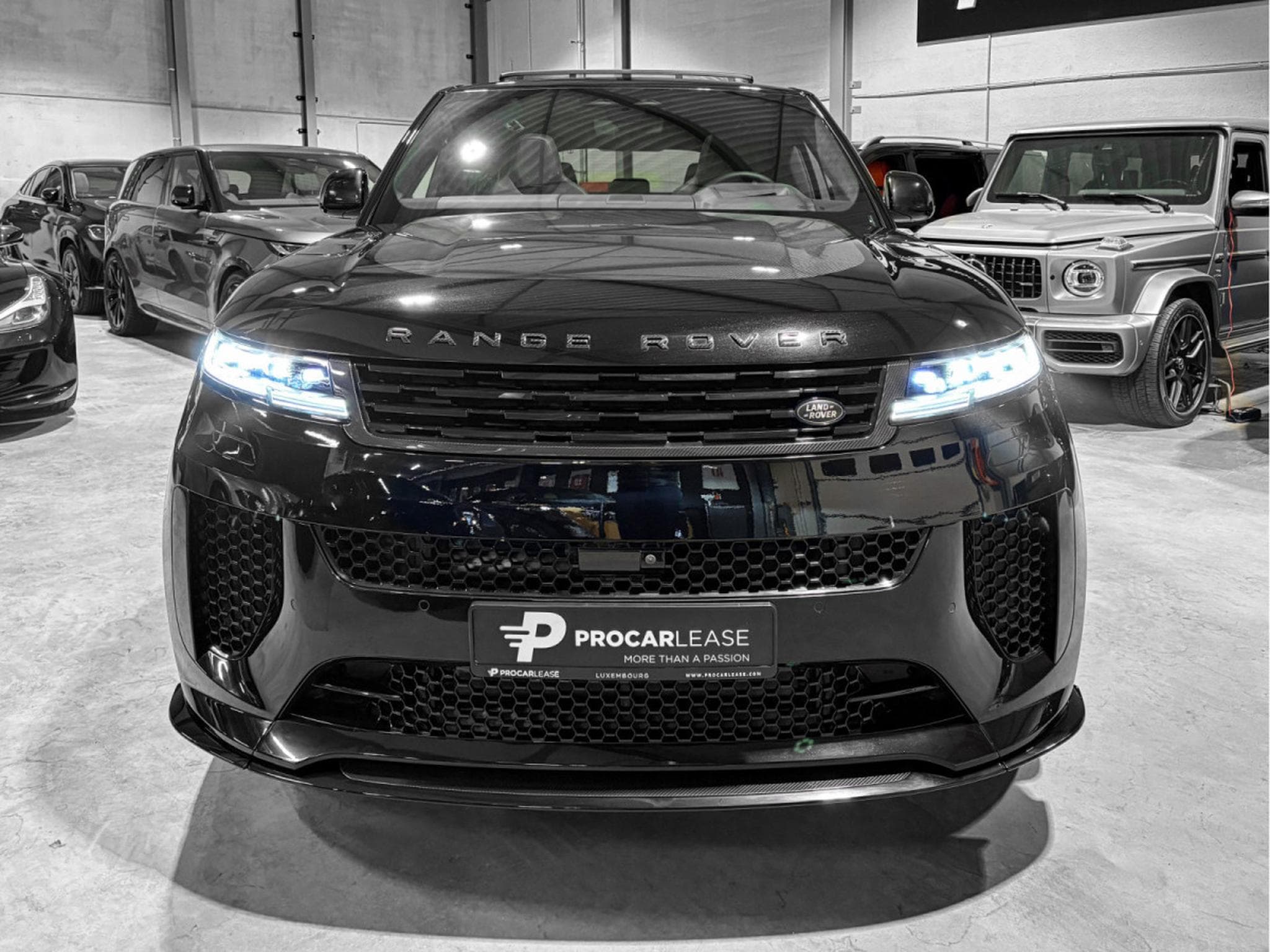 Land-Rover Range Rover Sport P635 SV EDITION ONE/ FULL CARBON / ECHANGE;REPRISE POSSIBLE (2024) - Photo 2