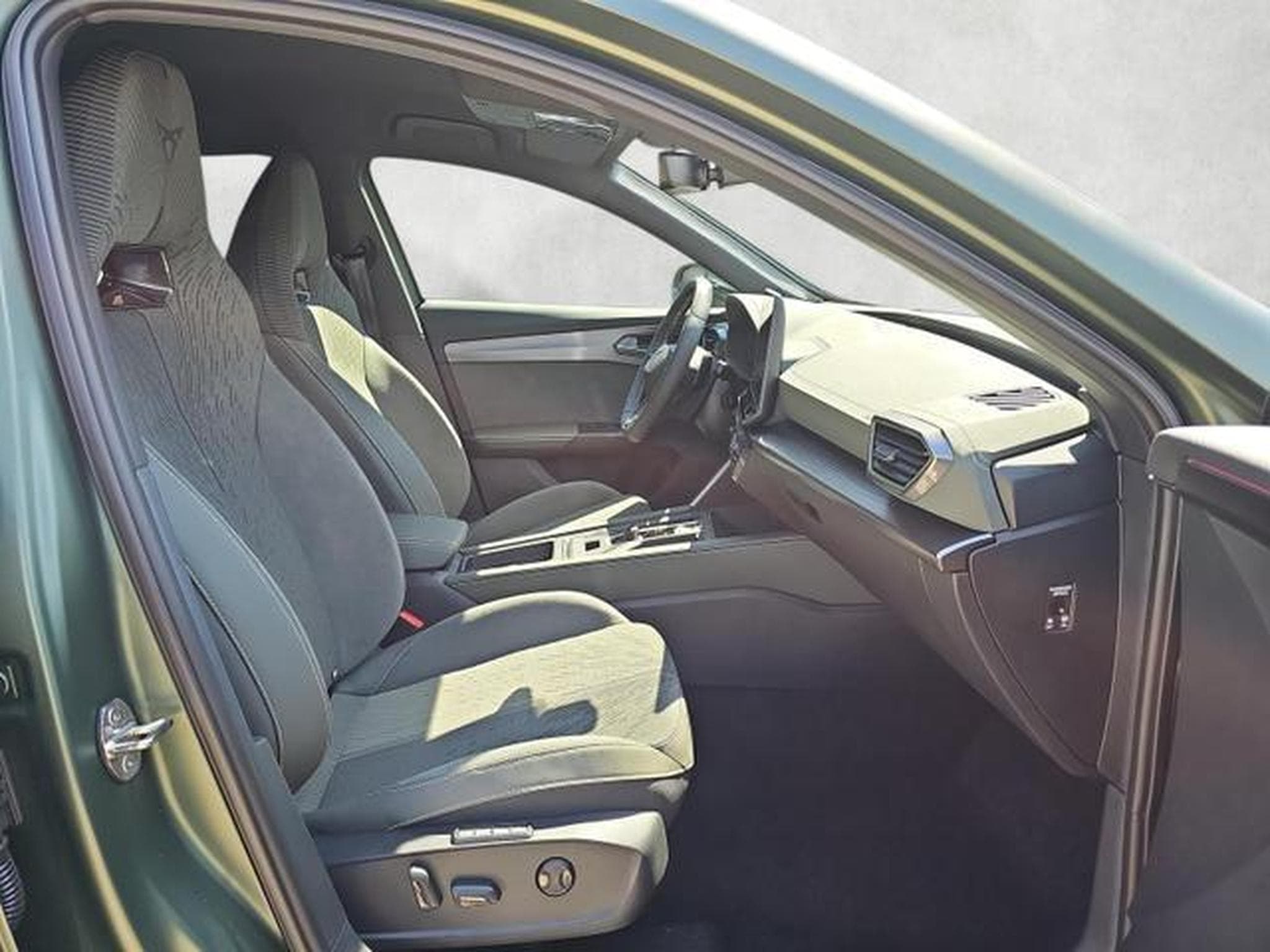 Cupra Formentor 1.5 TSI e-Hybrid 150 kW (2026) - Photo 10
