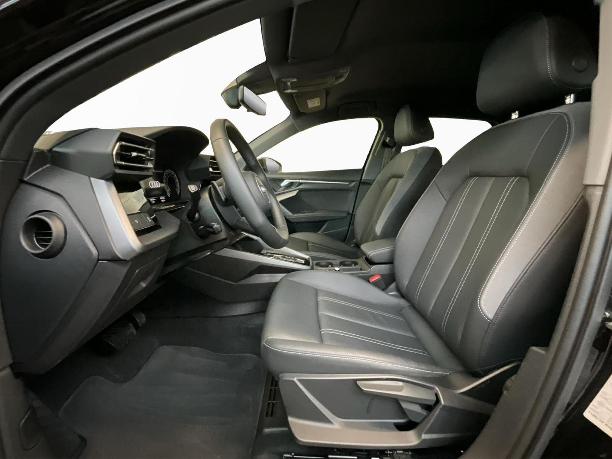 Audi A3 SB+S-line+35TFSI+Led+P.Business (2025) - Foto 9