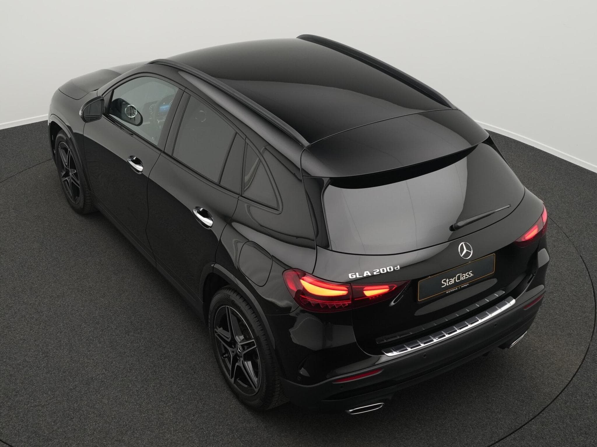 Mercedes GLA 200 d AMG-Line Multi+Kamera+Night+19" (2025) - Foto 11