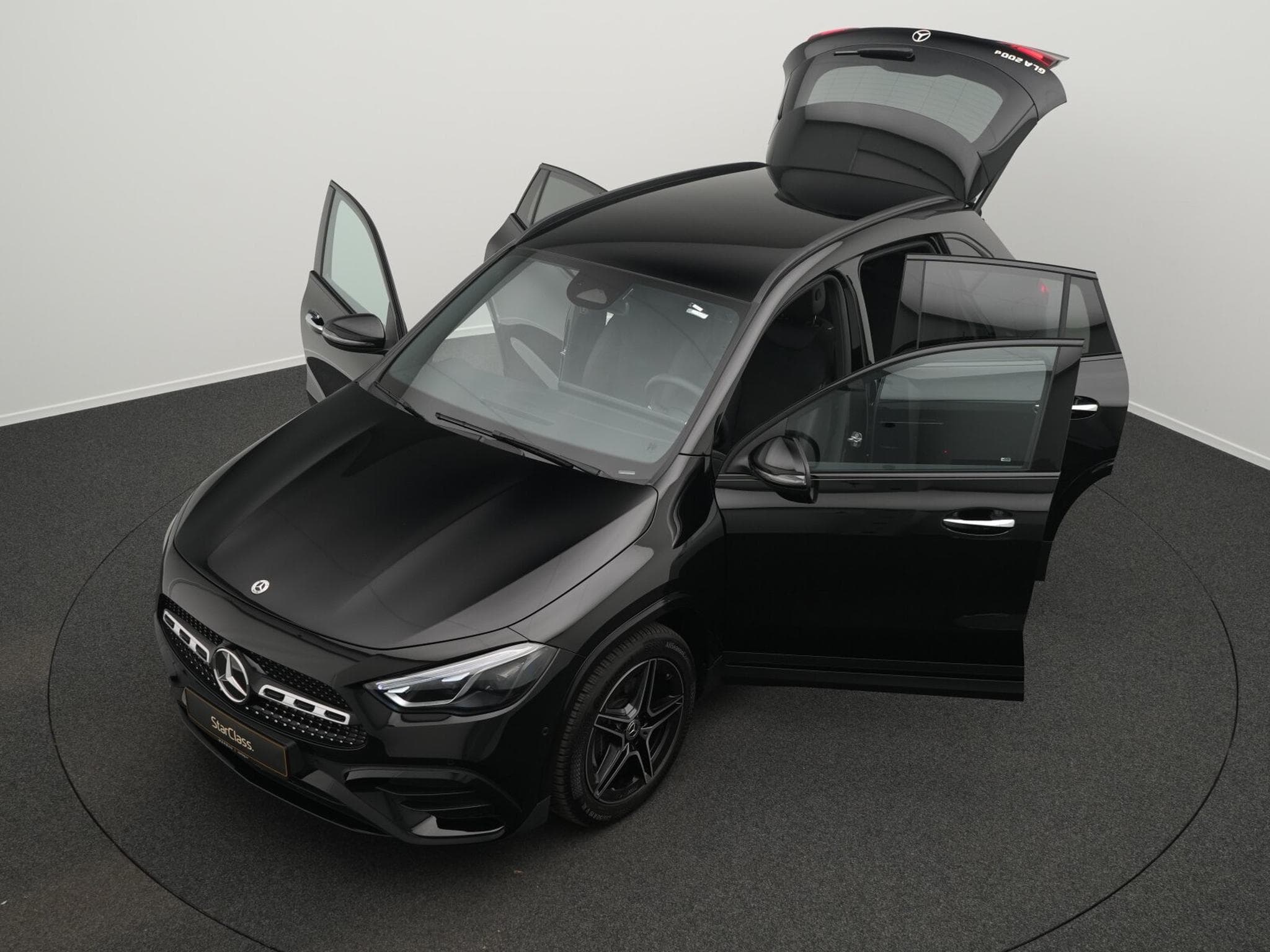 Mercedes GLA 200 d AMG-Line Multi+Kamera+Night+19" (2025) - Foto 12
