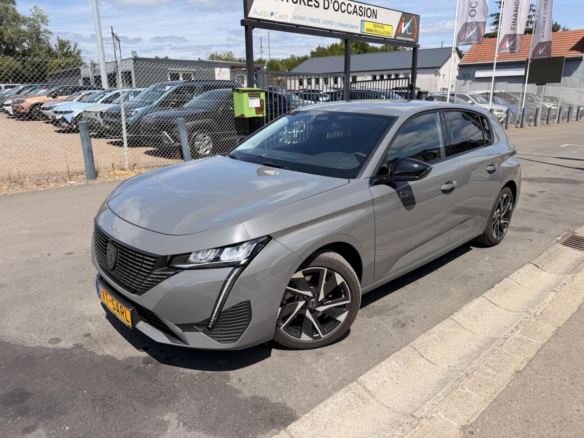 Peugeot 308 1.2 Hybride 145 ALLURE e-DCS6 (2025) - Foto 6
