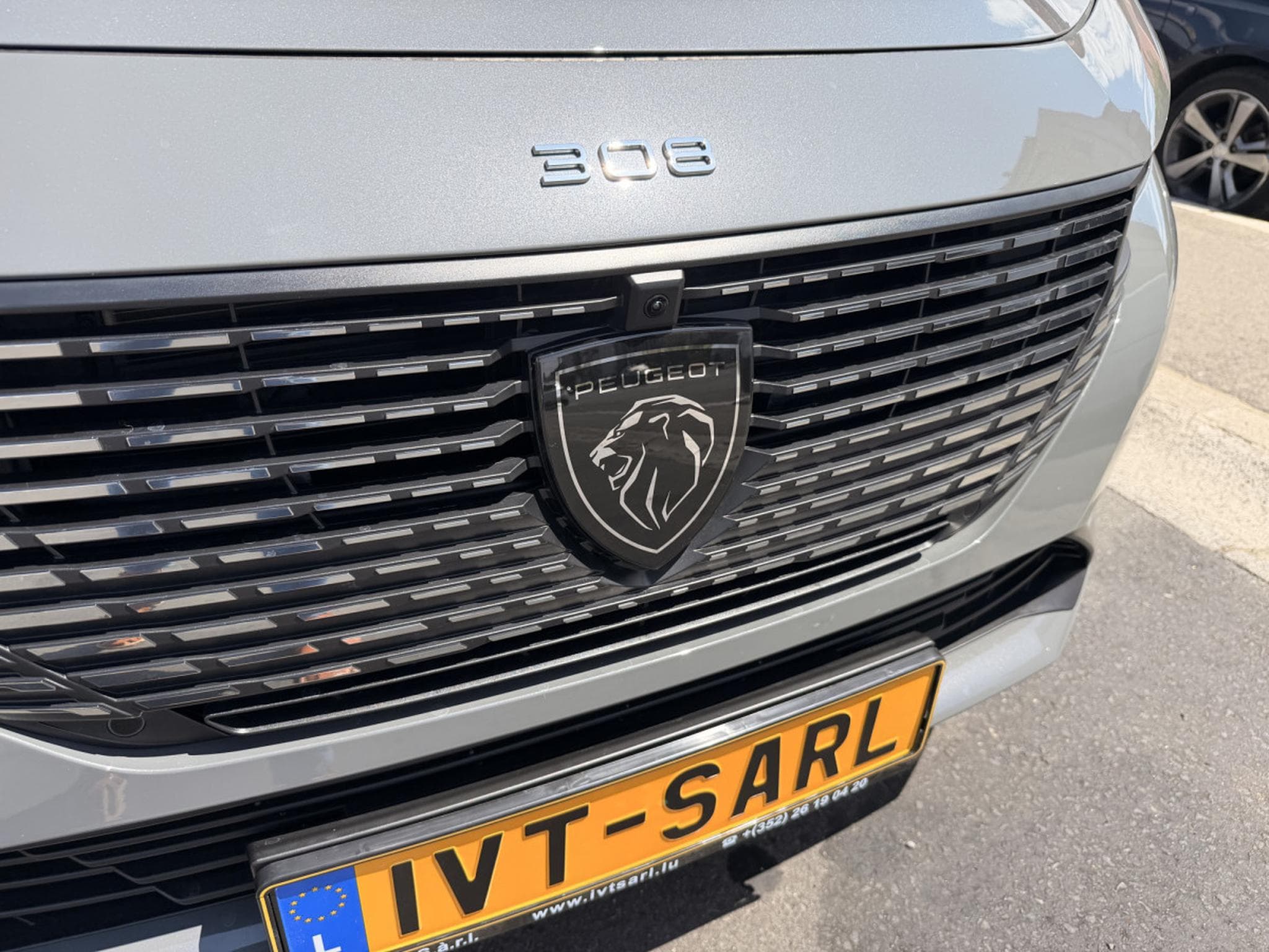 Peugeot 308 1.2 Hybride 145 ALLURE e-DCS6 (2025) - Foto 9