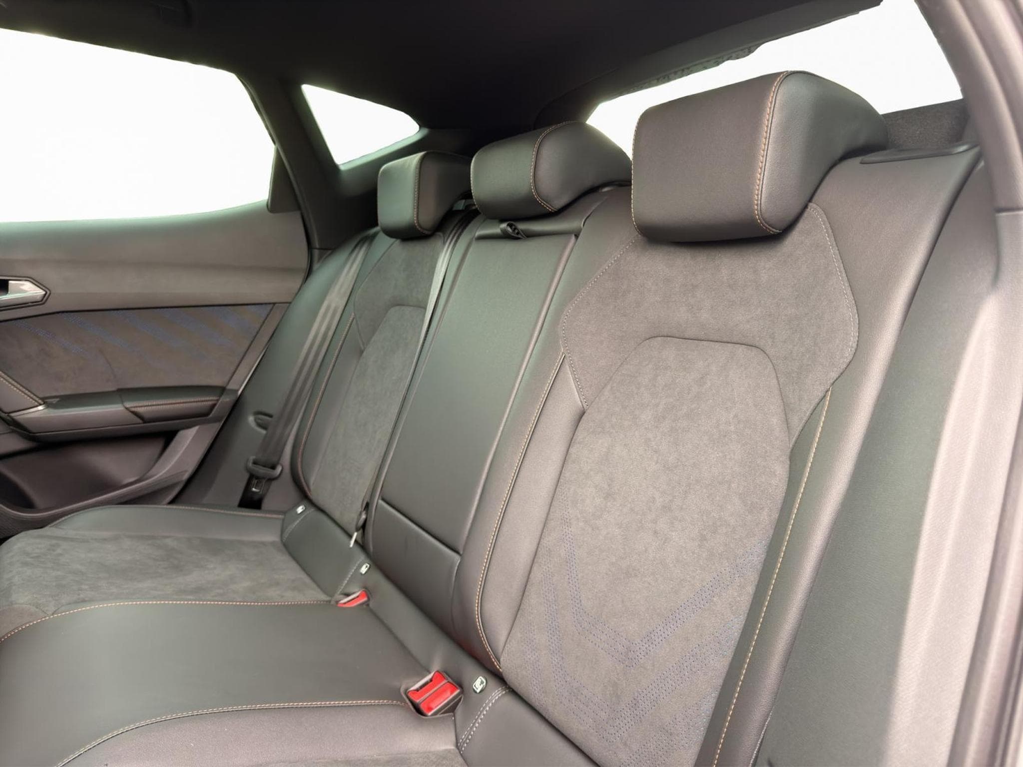 Cupra Formentor 2.0 TDI DSG (2026) - Foto 11